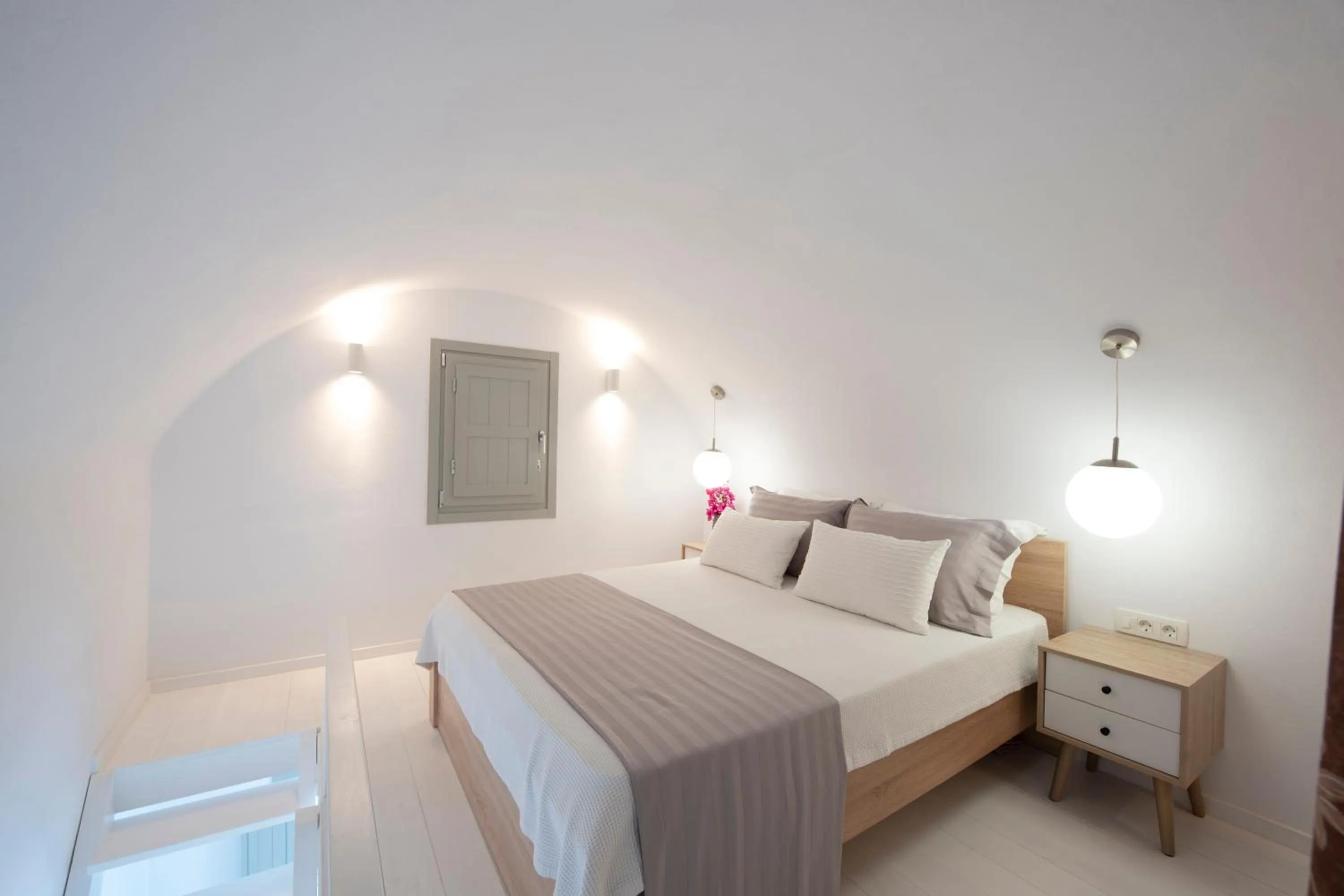 Bed in White Orchid Suites