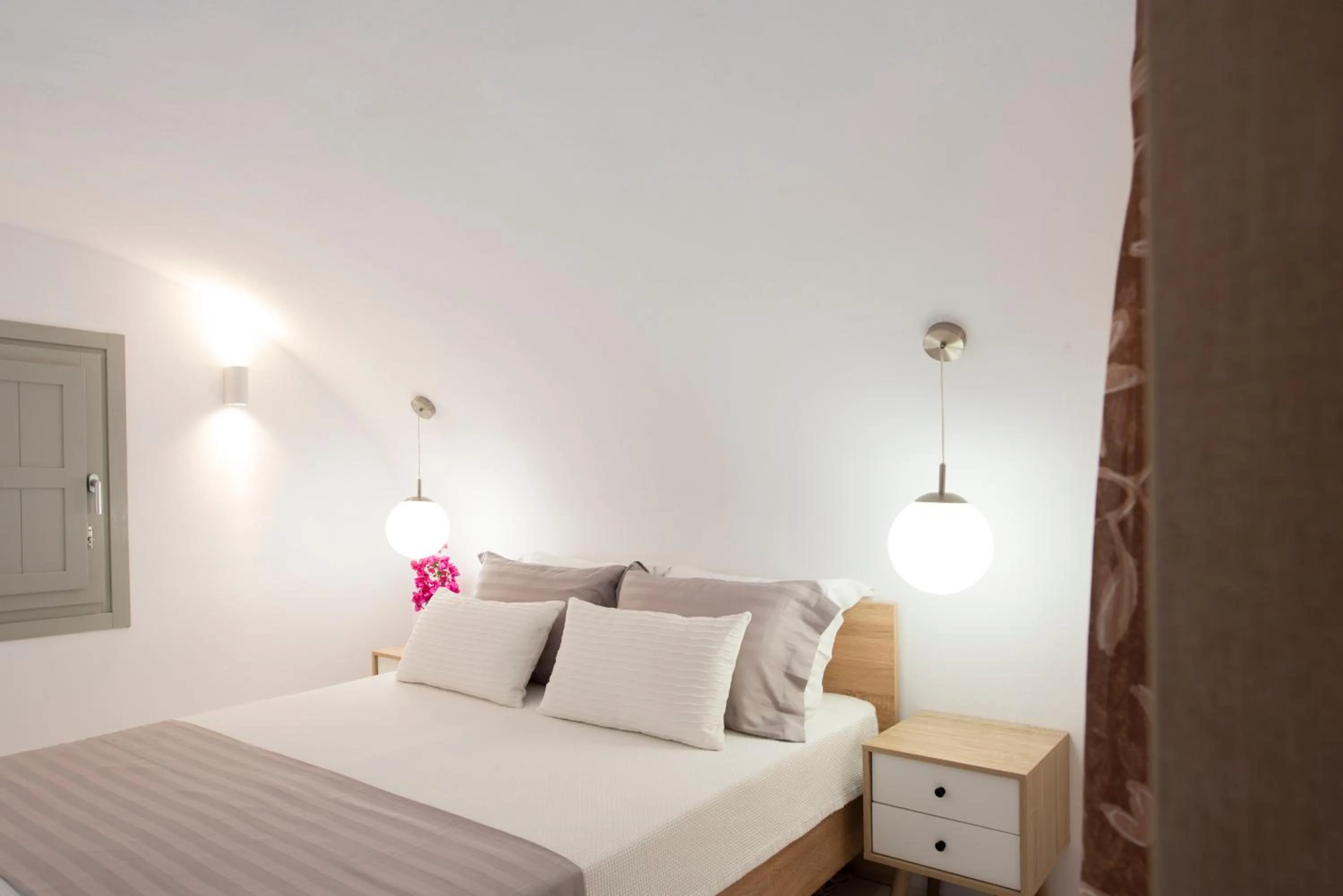 Bed in White Orchid Suites