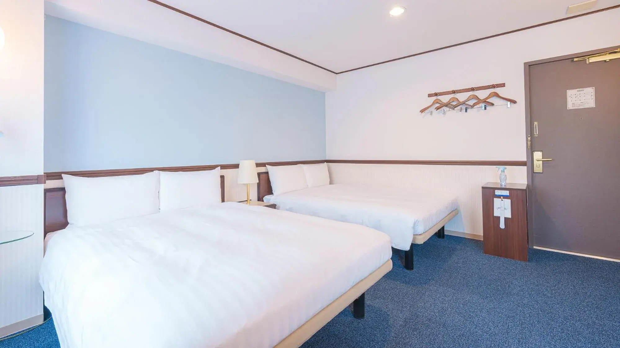 Superior Twin Room - Smoking in Toyoko Inn Shin-Osaka-eki Higashi-guchi Superior Twin Room - Smoking in Toyoko Inn Shin-Osaka-eki Higashi-guchi