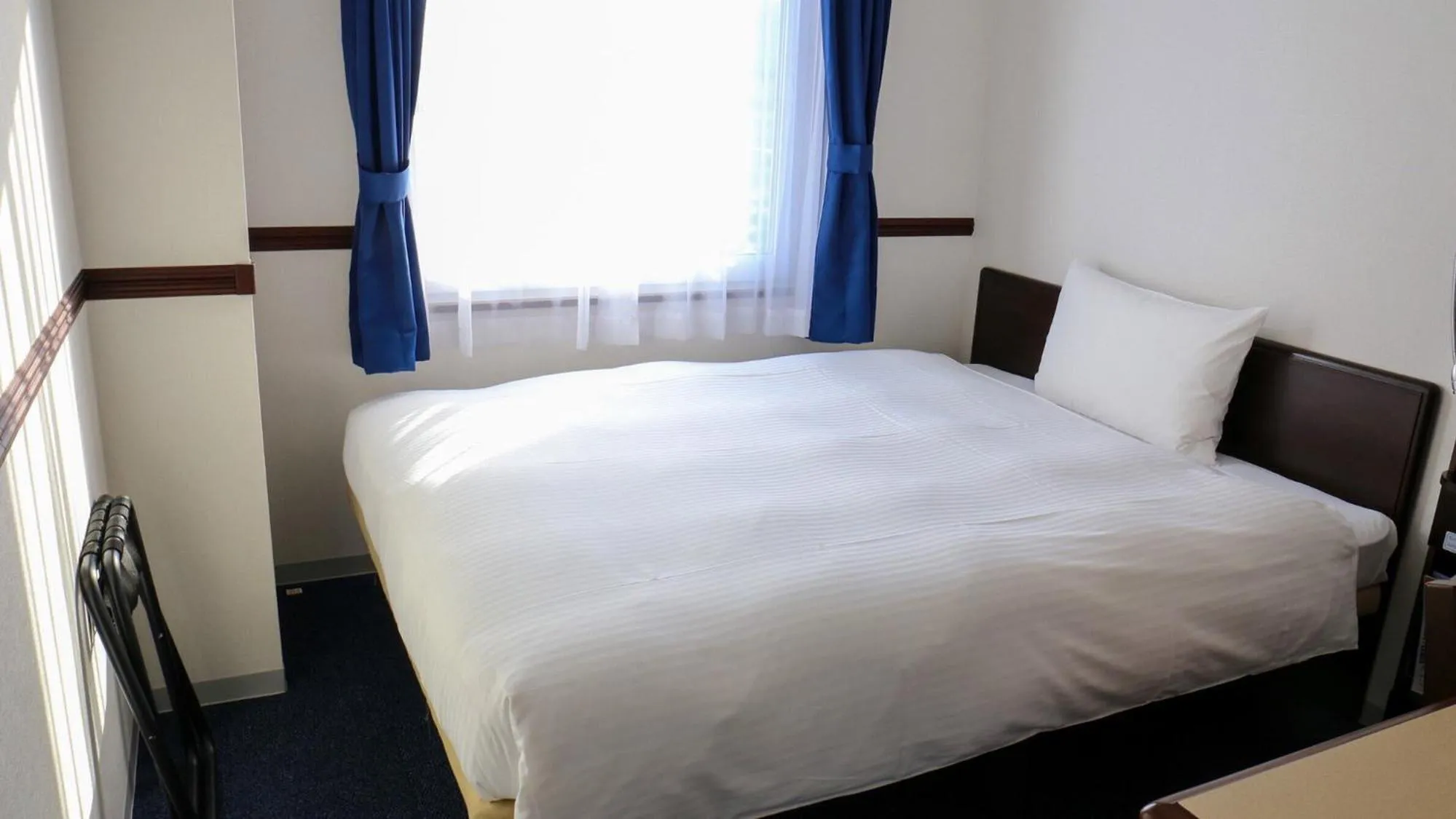 Bedroom, Bed in Toyoko Inn Shin-osaka Higashi-mikuni Ekimae