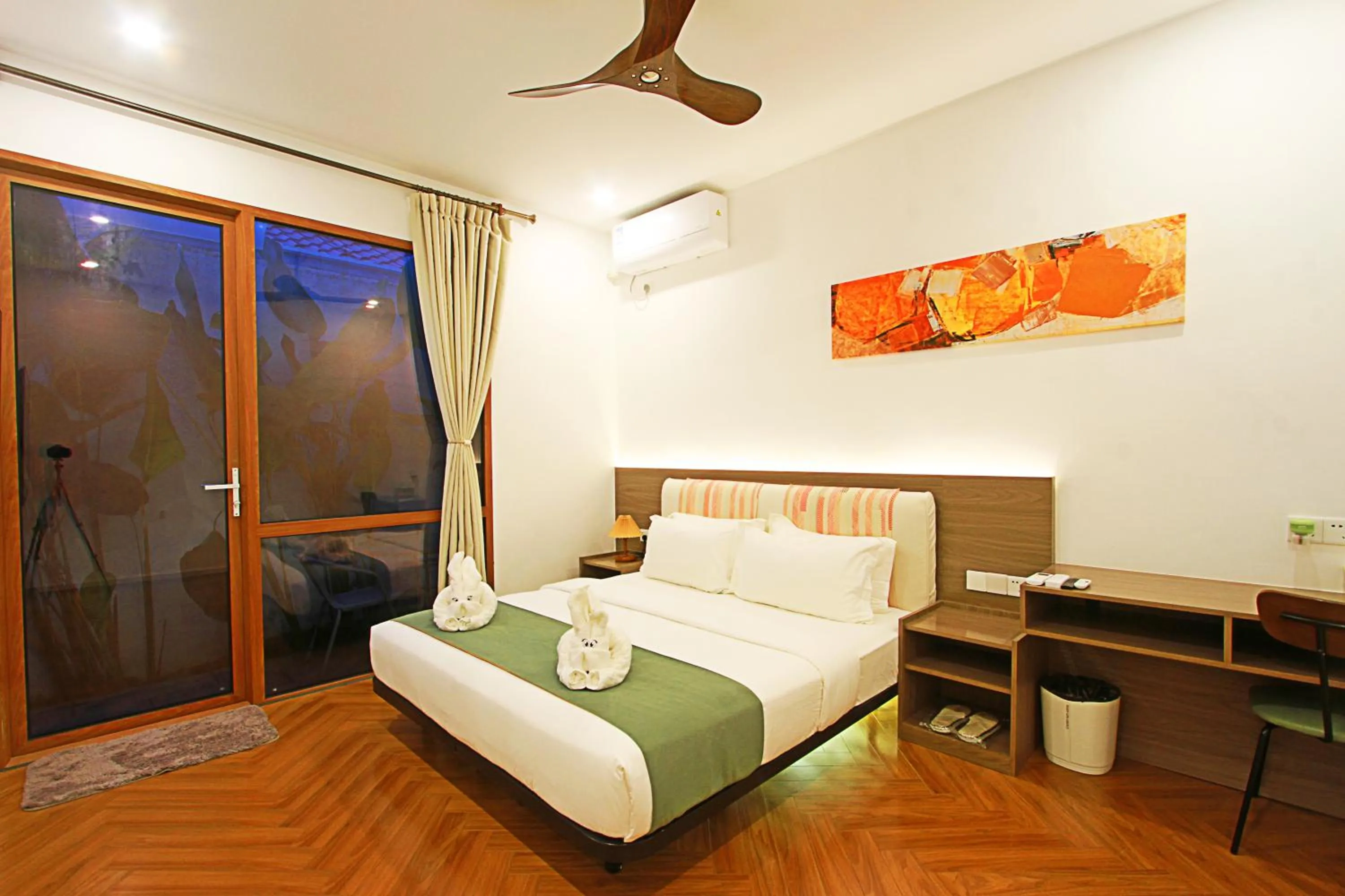 Property building, Bed in Chez Judy Resort