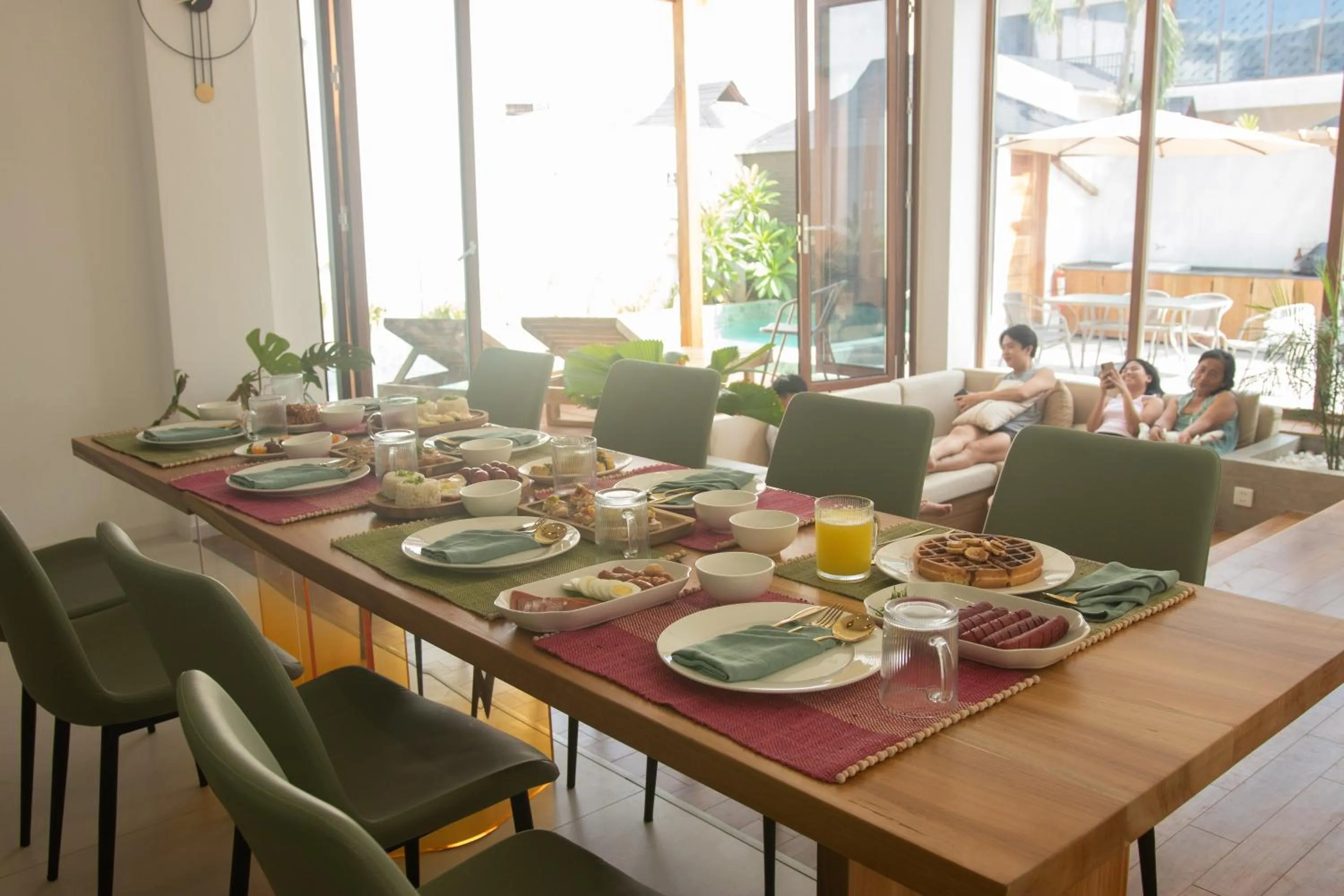 Restaurant/places to eat in Chez Judy Resort