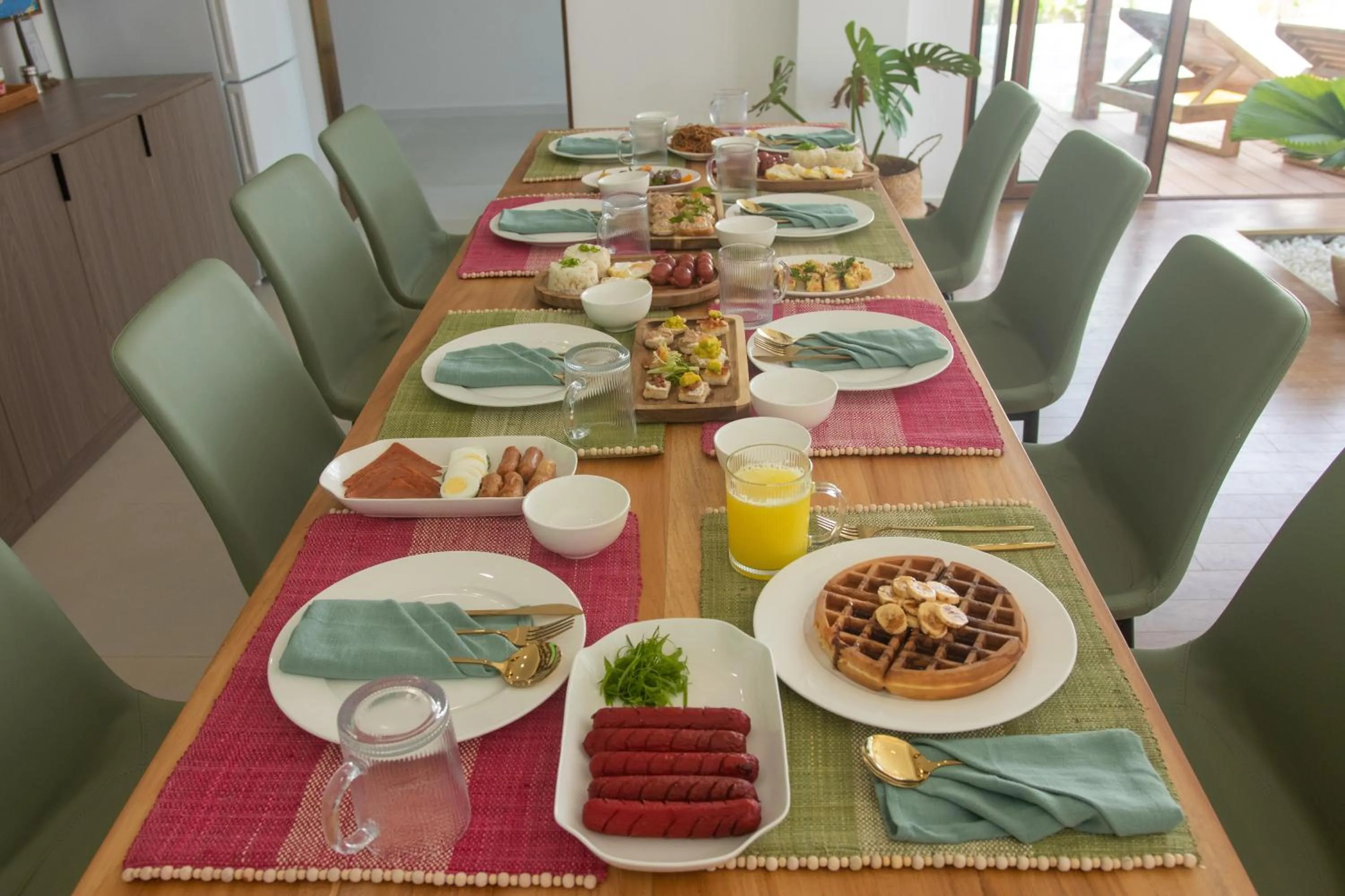 Food and drinks in Chez Judy Resort