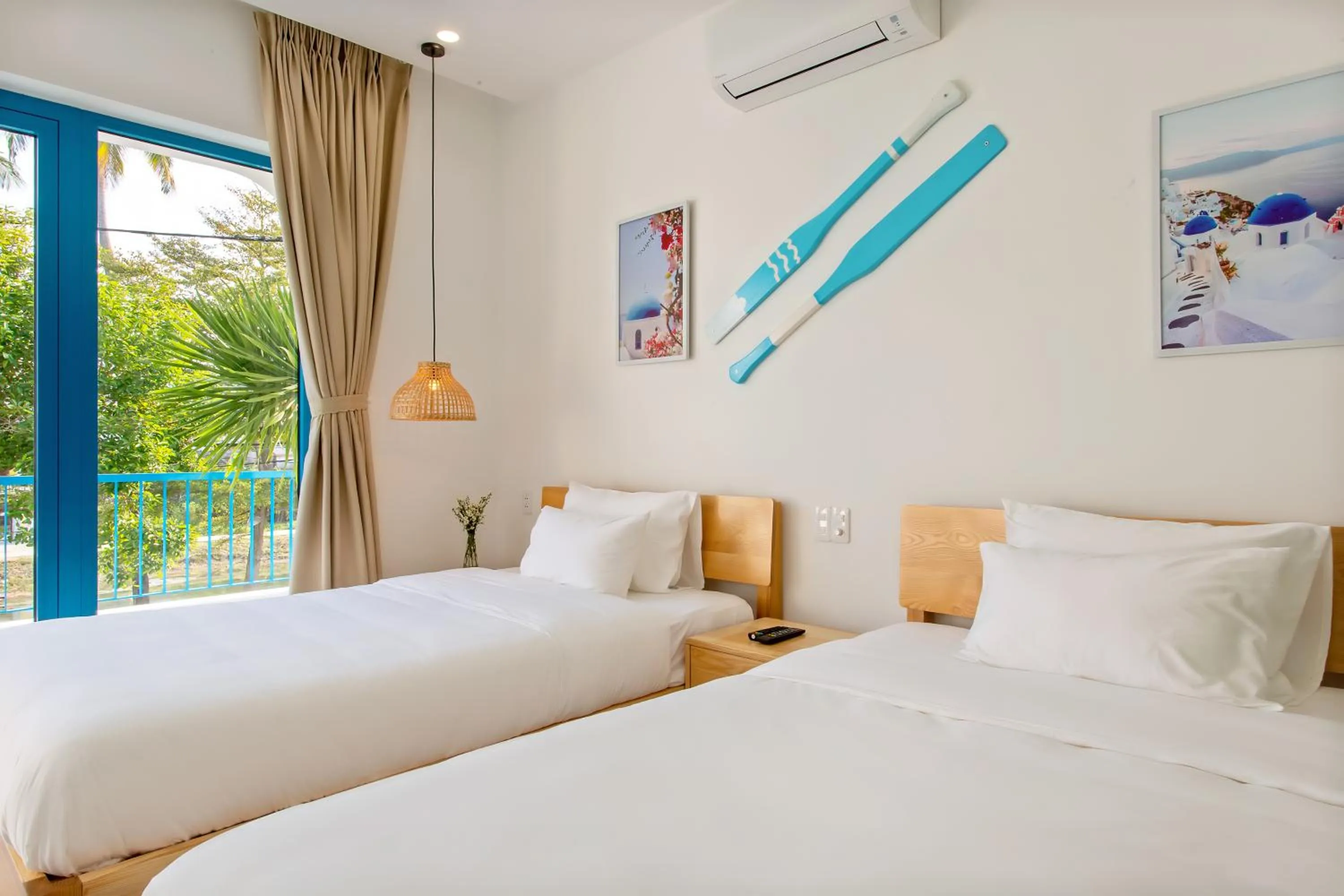 Bed in Santorin HoiAn Villa