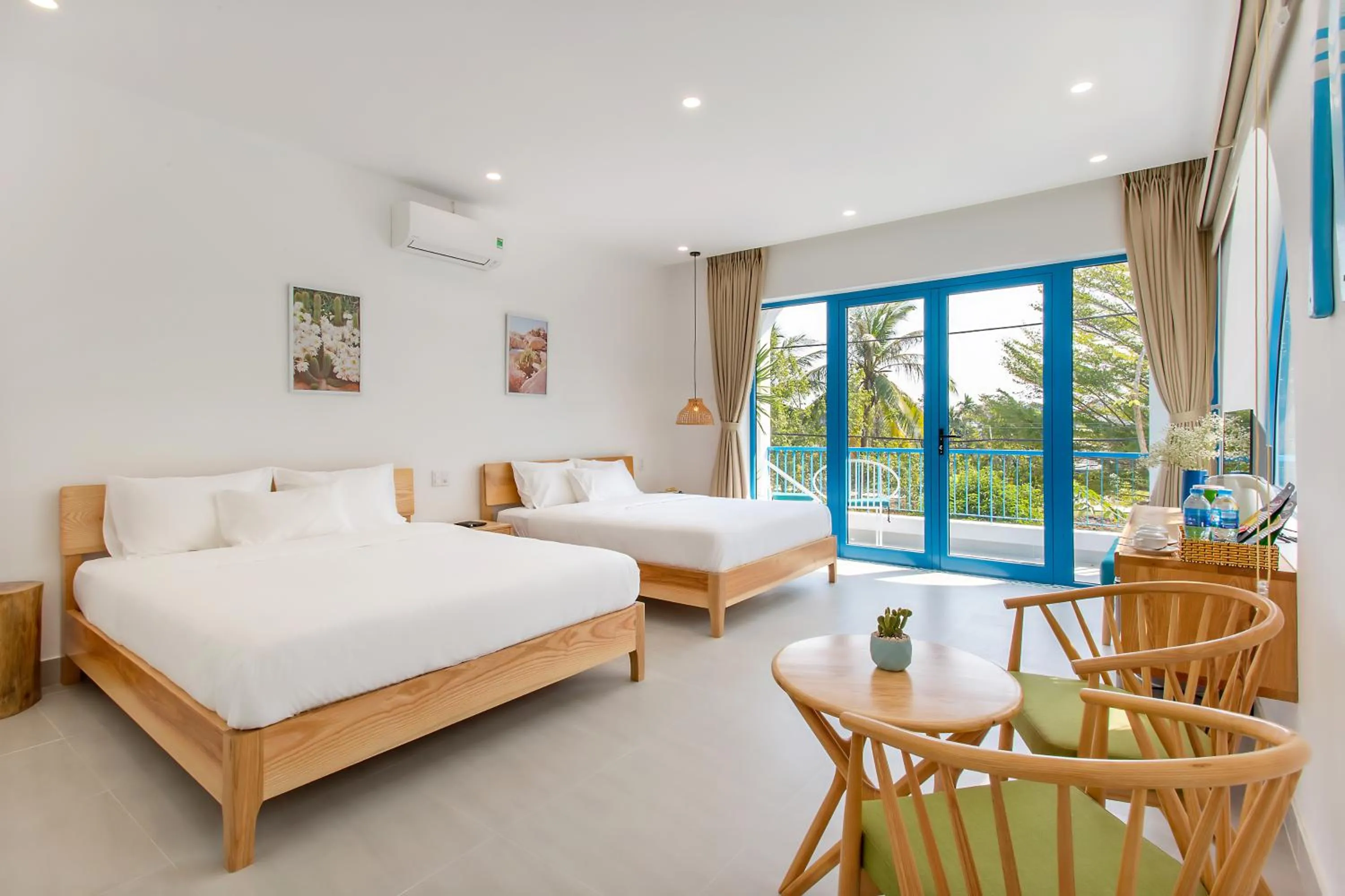 Bed in Santorin HoiAn Villa