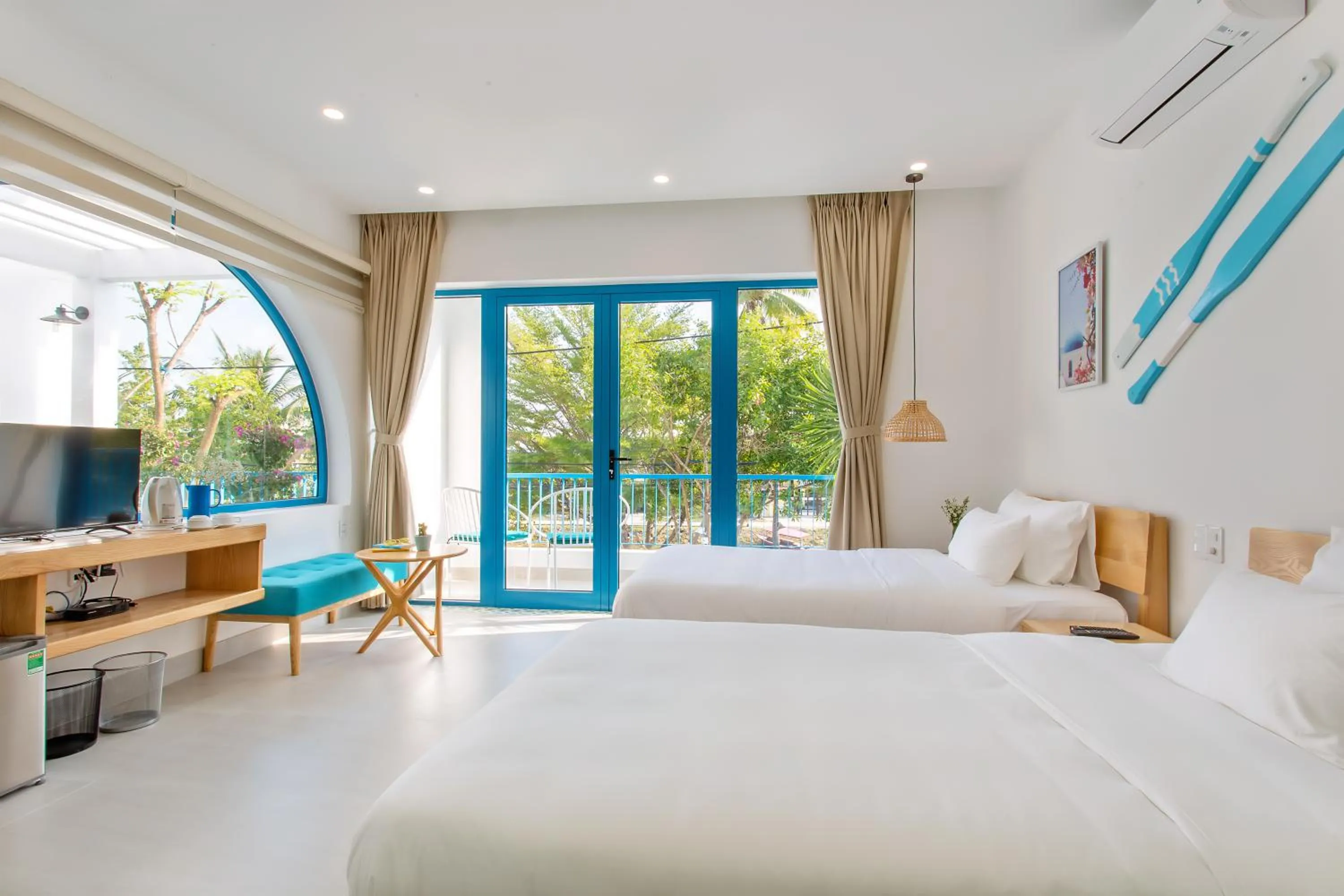 Bed in Santorin HoiAn Villa