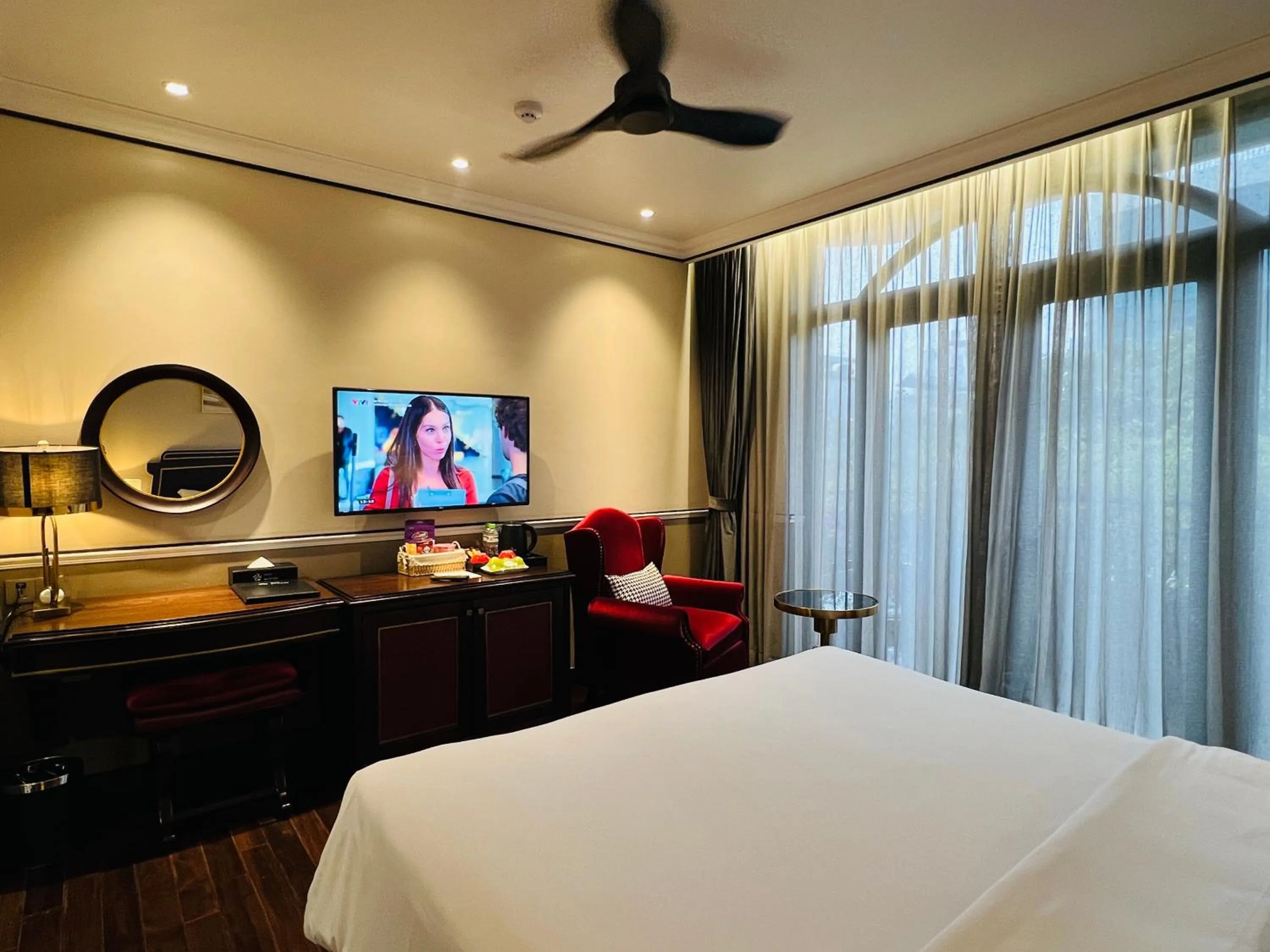 TV and multimedia, Bed in Hotel du Monde Art