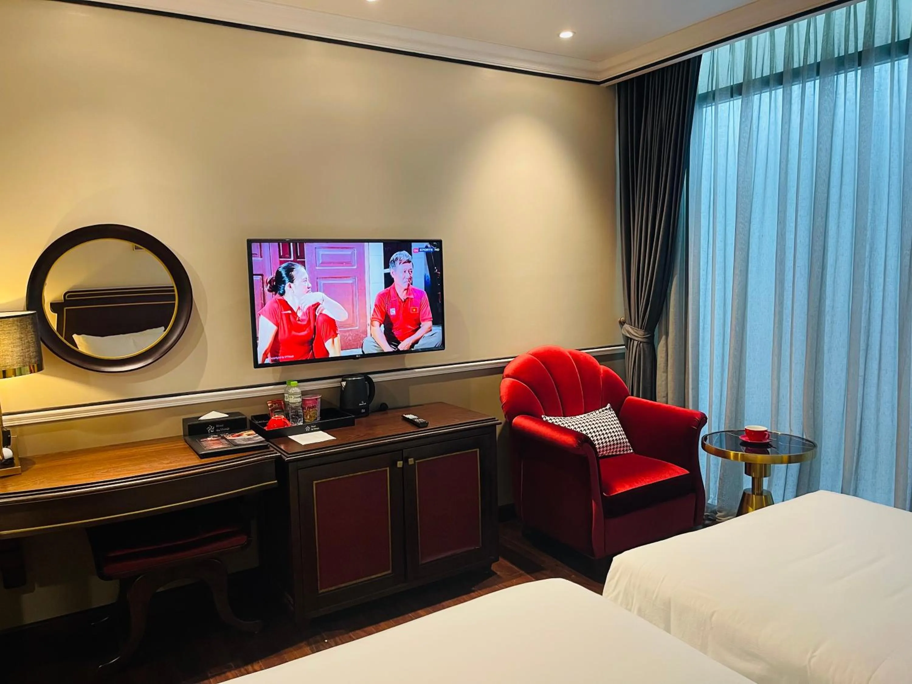 TV and multimedia, Bed in Hotel du Monde Art