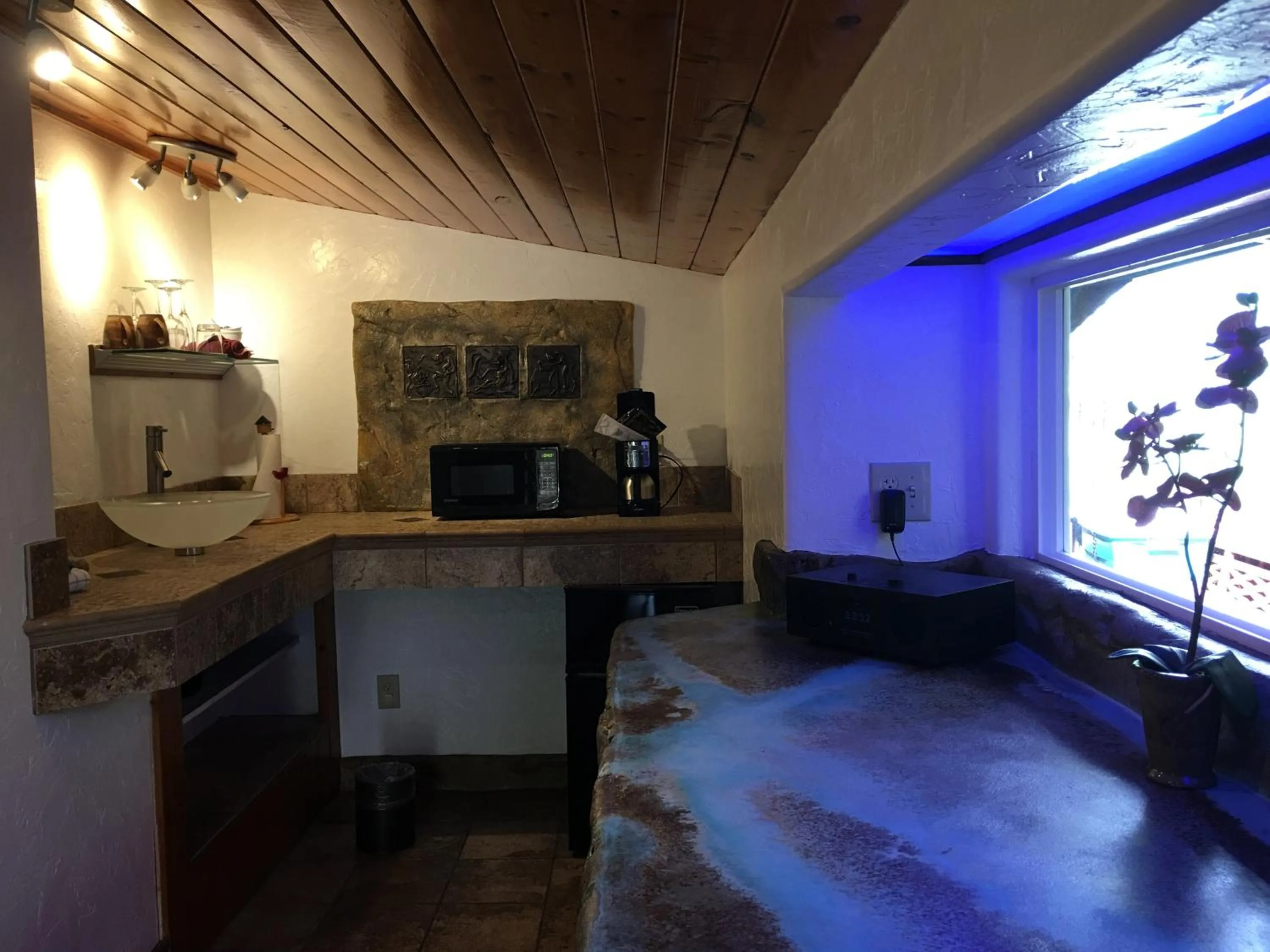 Seating area in Chalet Kilauea