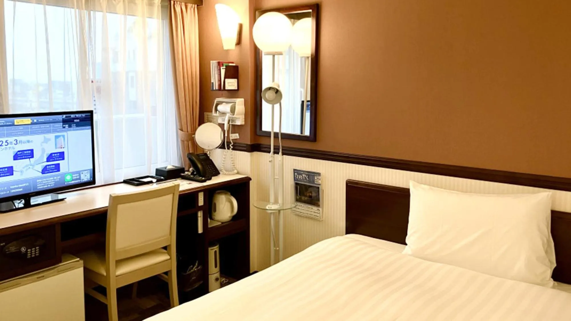 Bedroom, Bed in Toyoko Inn Osaka Abeno Tennoji