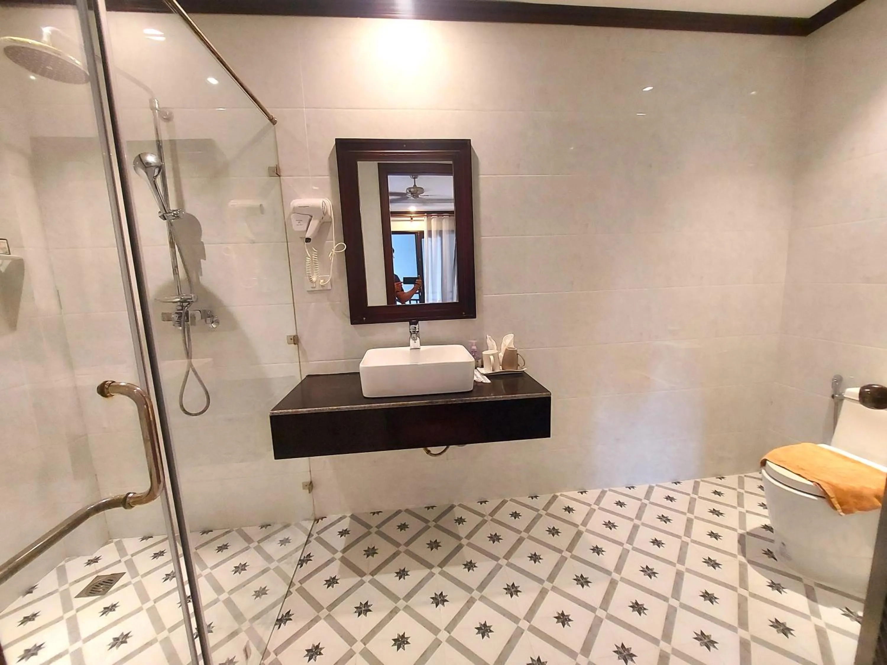 Bathroom, Bed in Meunna Boutique Hotel