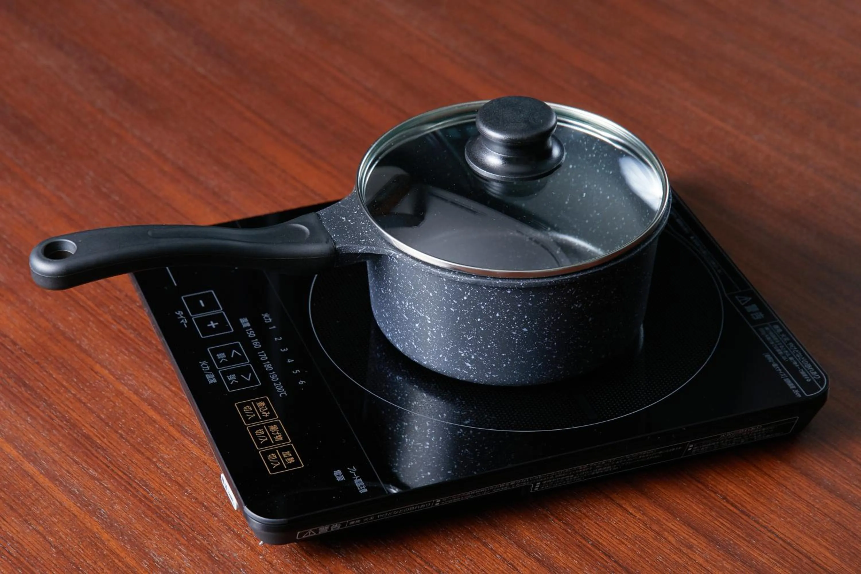 Communal kitchen in HOTEL KYOTOLOGY