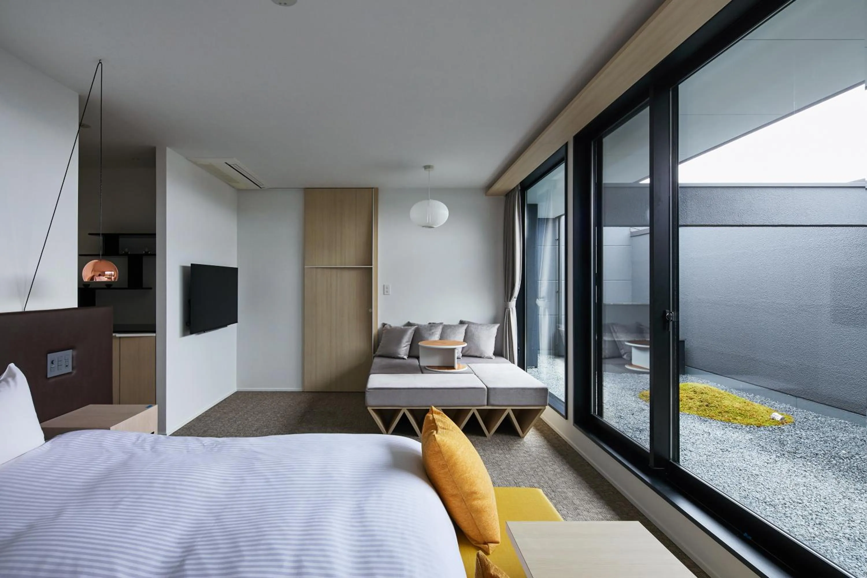 Seating area, Bed in HOTEL KYOTOLOGY