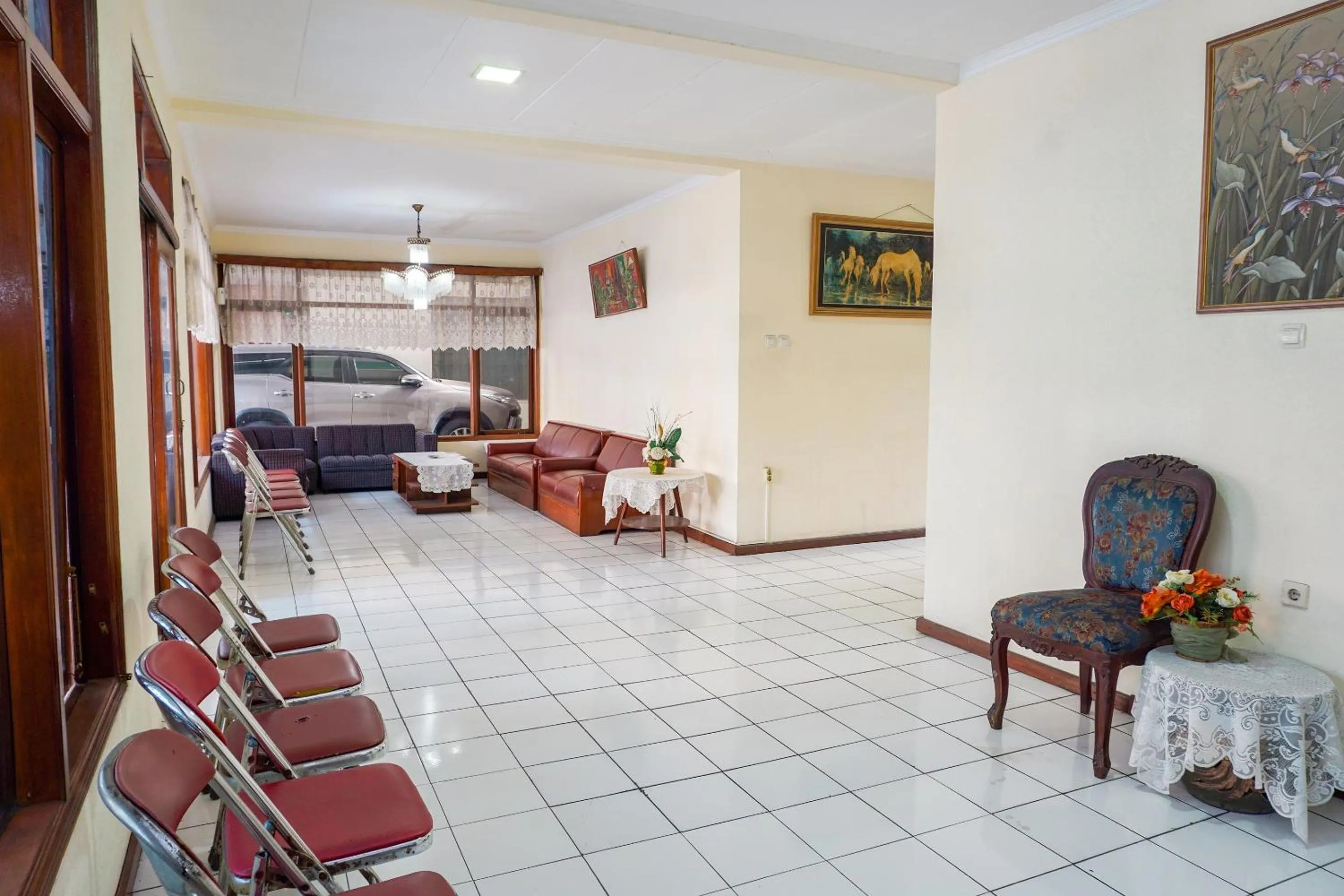 Lobby or reception in Hotel O Kebon Jeruk Near Gedung Sate Formerly Kurnia Hotel