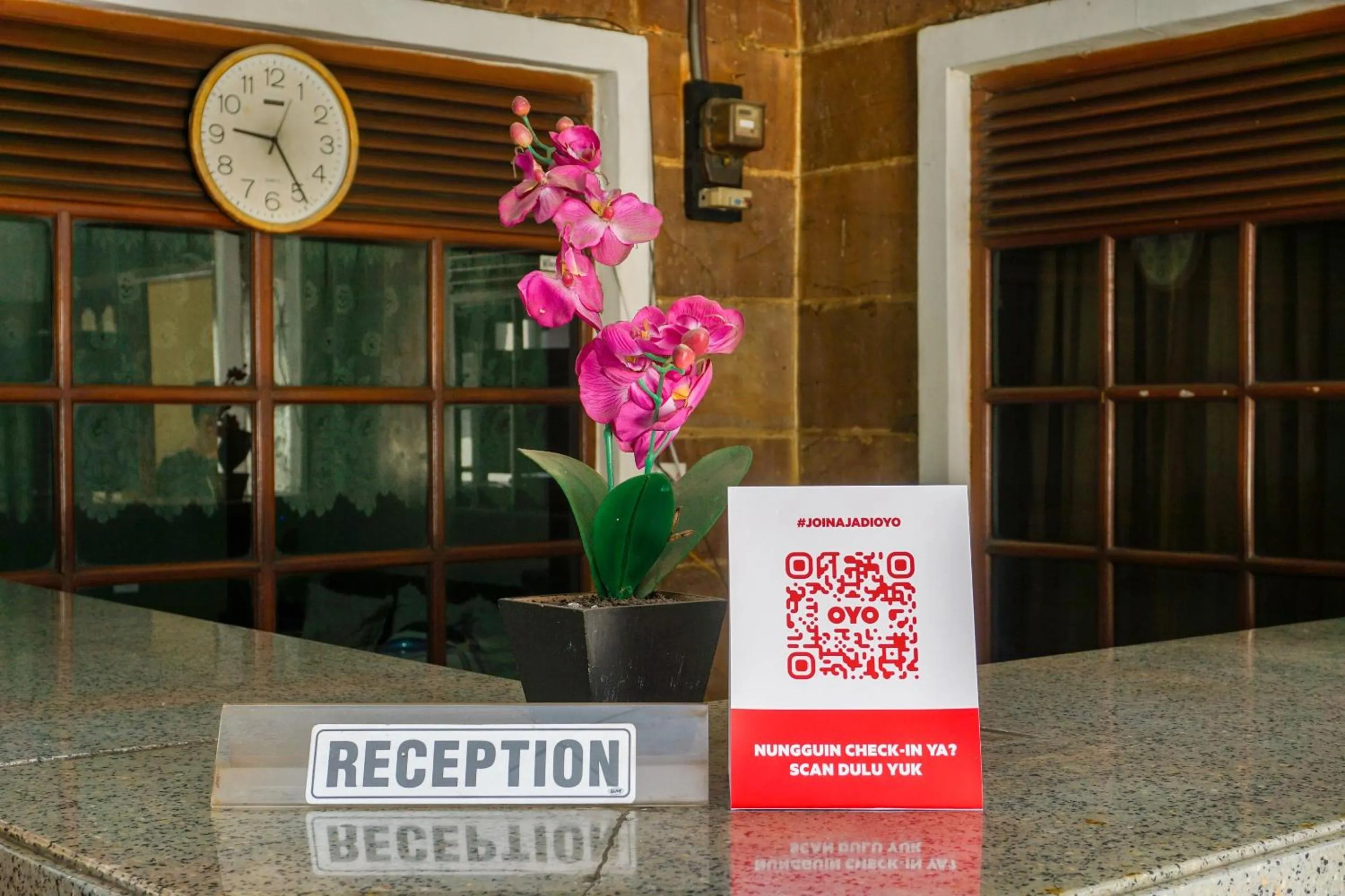 Lobby or reception in Hotel O Kebon Jeruk Near Gedung Sate Formerly Kurnia Hotel