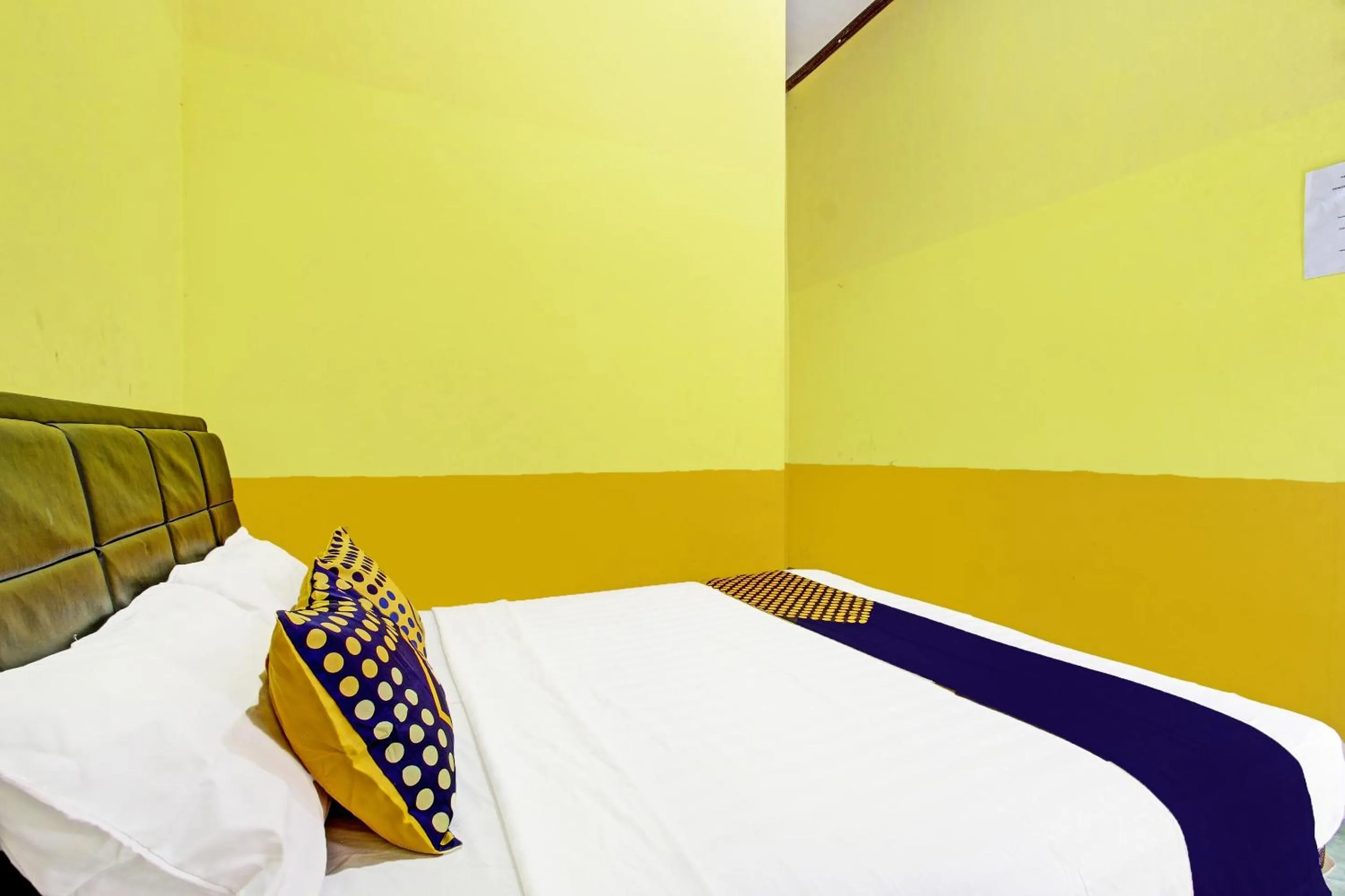 Bedroom, Bed in OYO Life 2546 Griya Widya Syariah