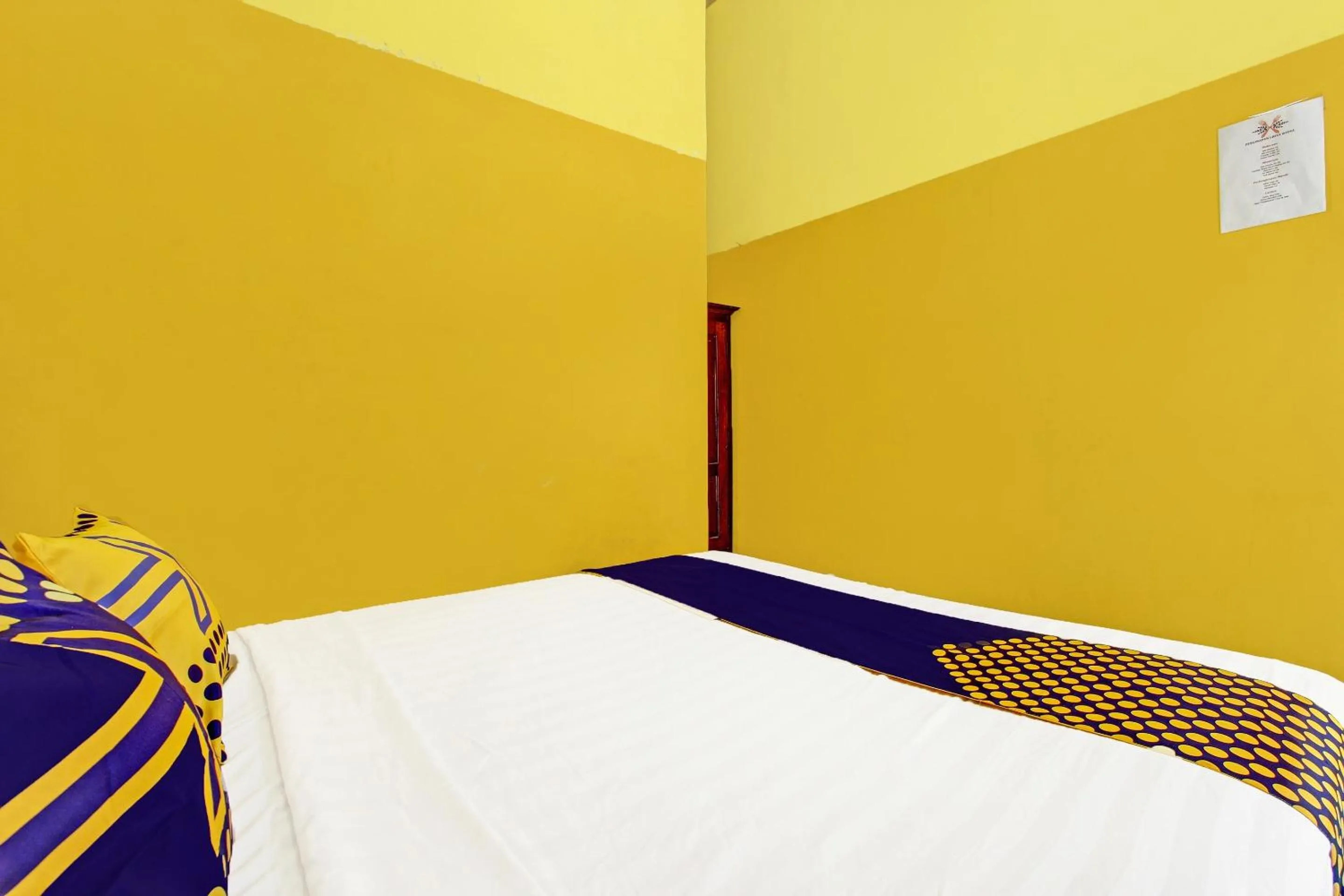 Bedroom, Bed in OYO Life 2546 Griya Widya Syariah