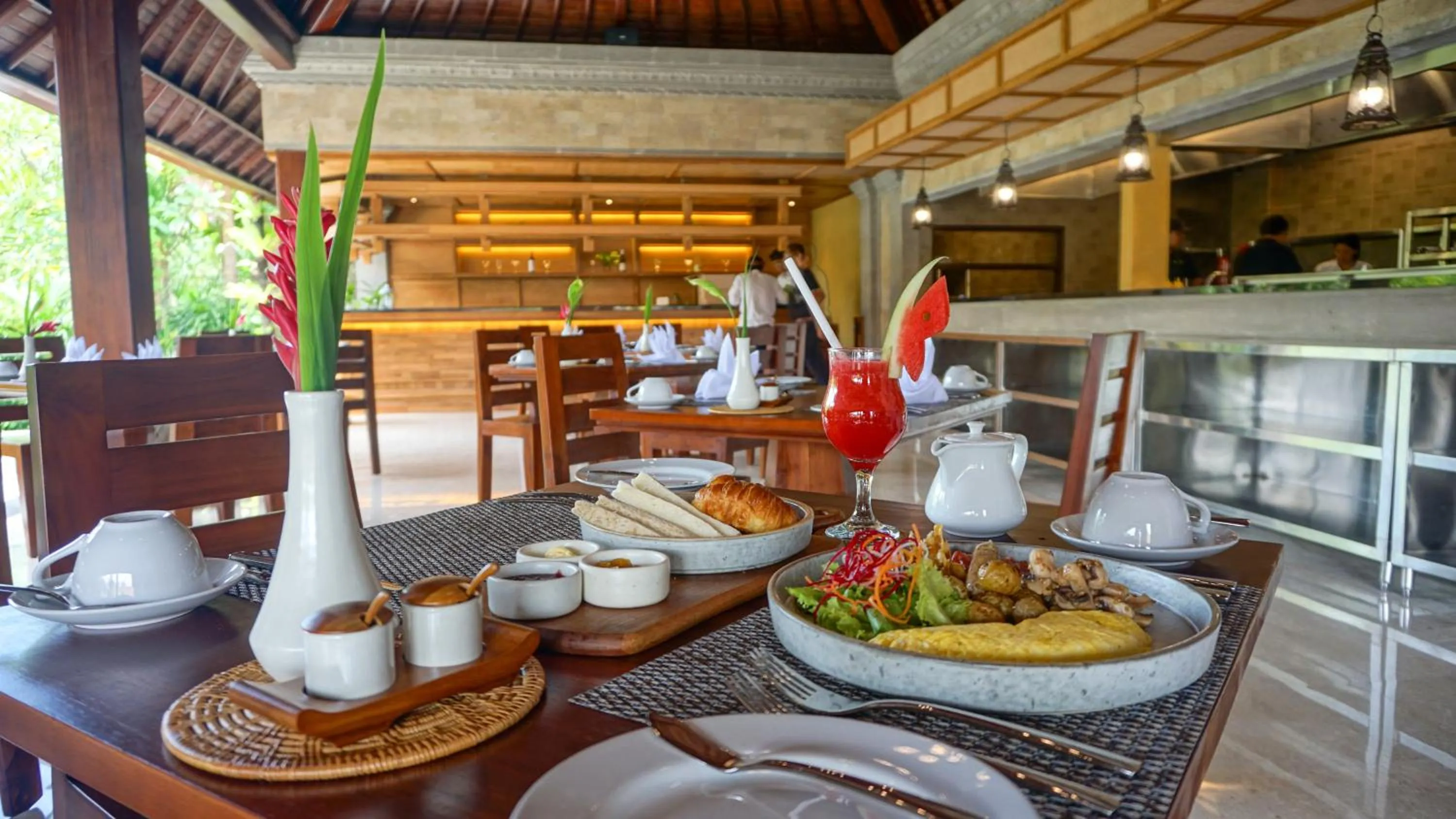 Restaurant/places to eat in Sakti Garden Resort & Spa