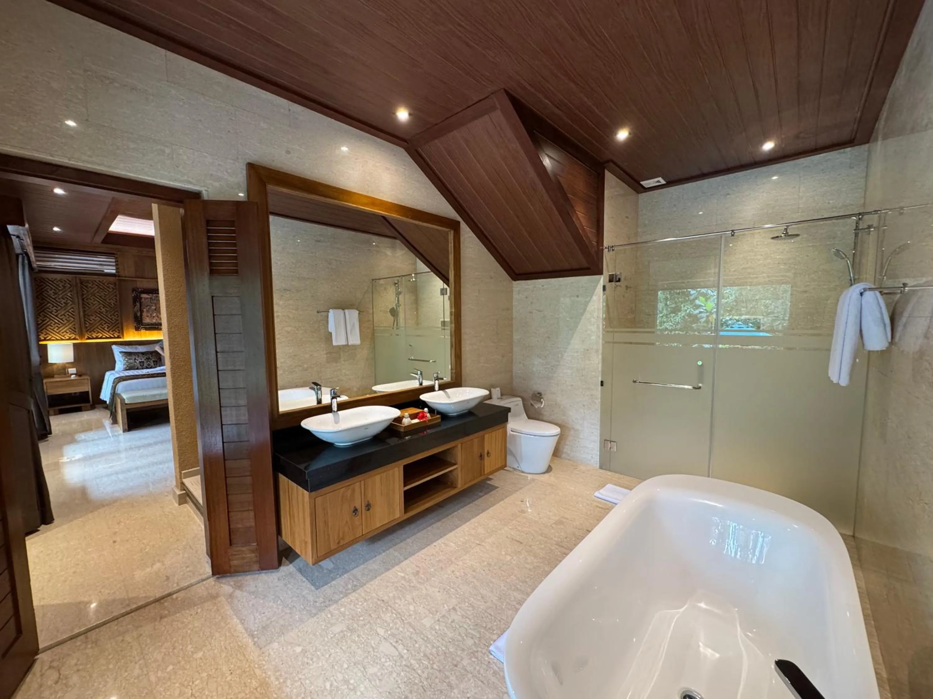 Shower in Sakti Garden Resort & Spa