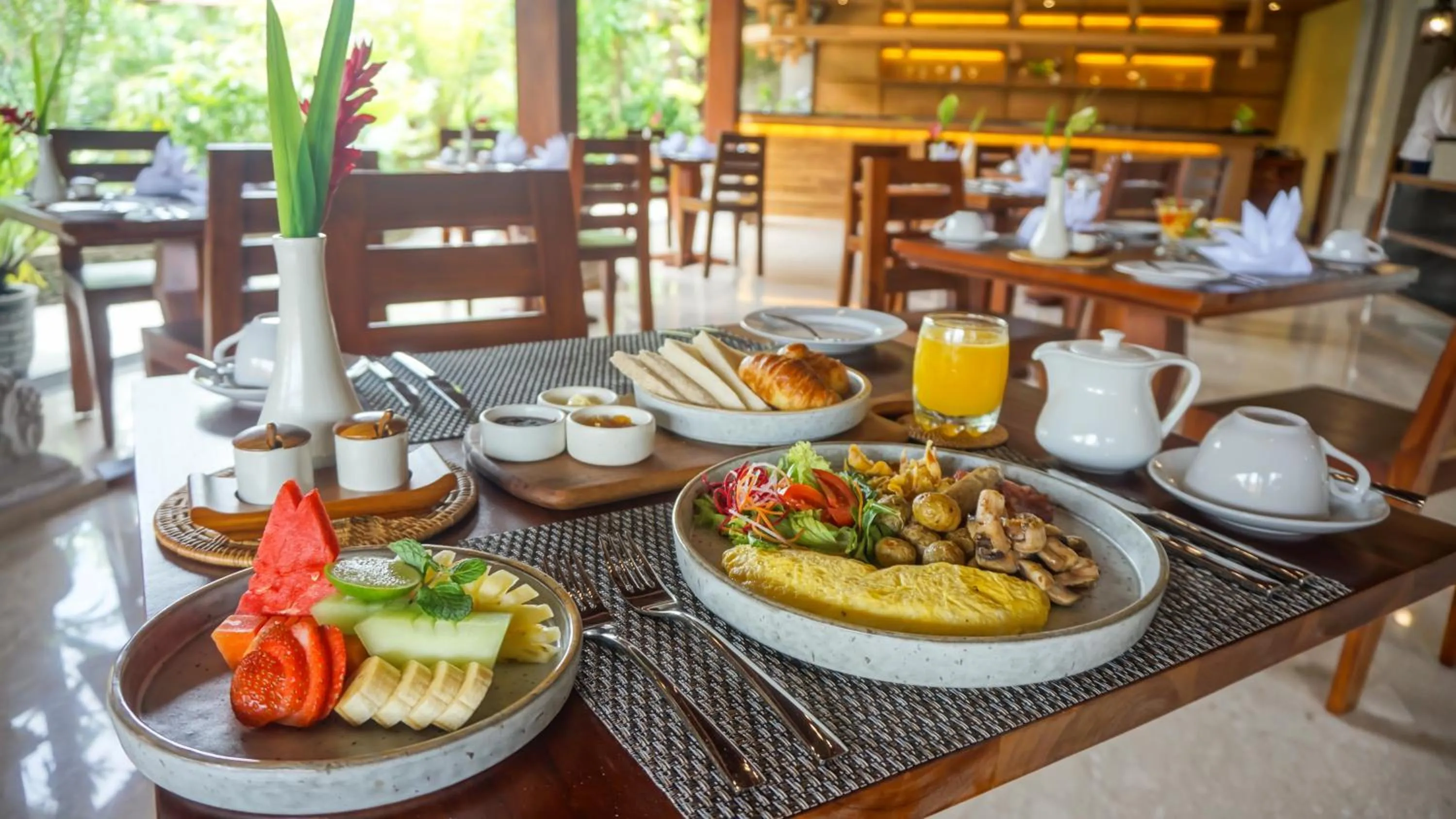 Restaurant/places to eat in Sakti Garden Resort & Spa