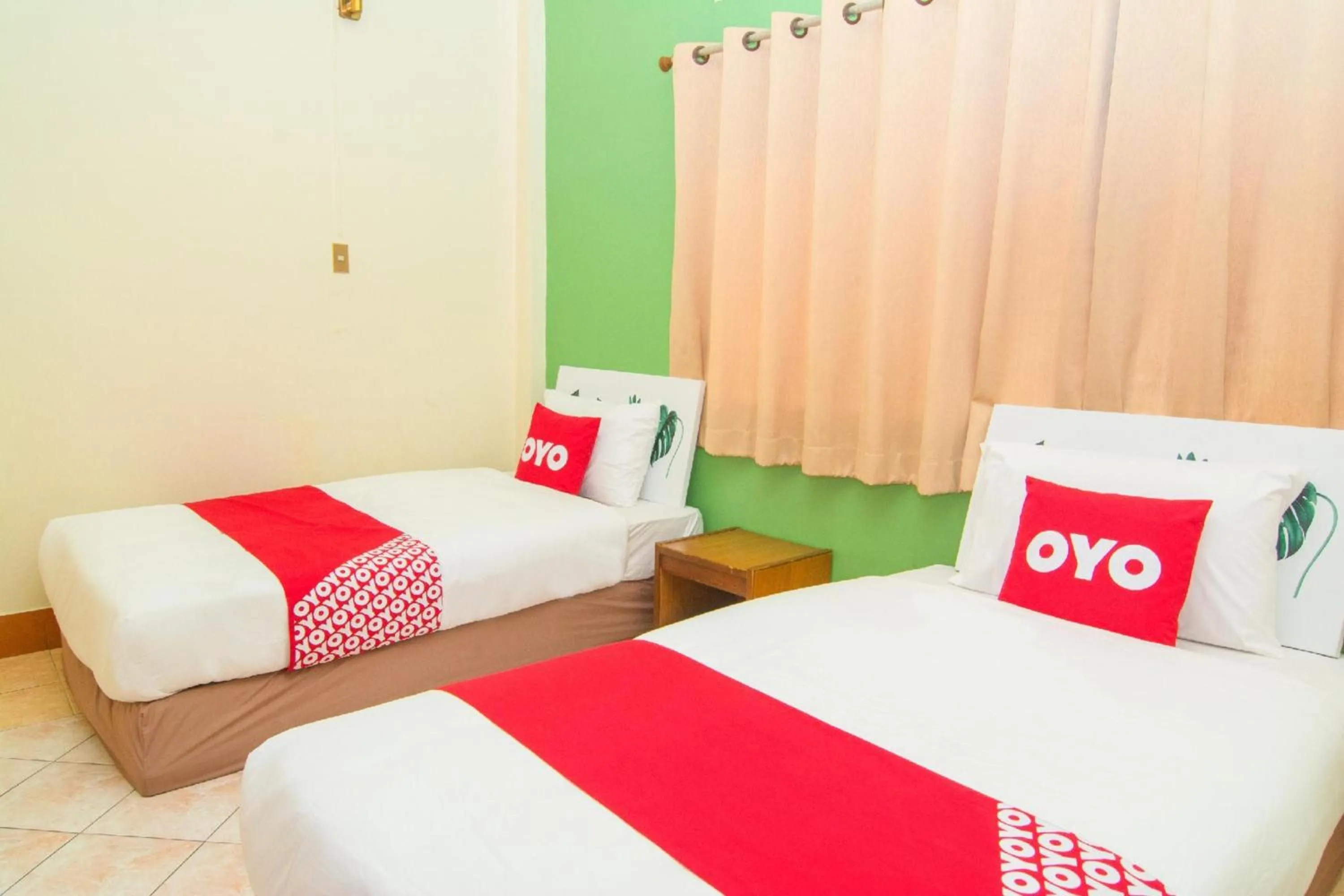 View (from property/room), Bed in OYO 534 Phasuk Hotel