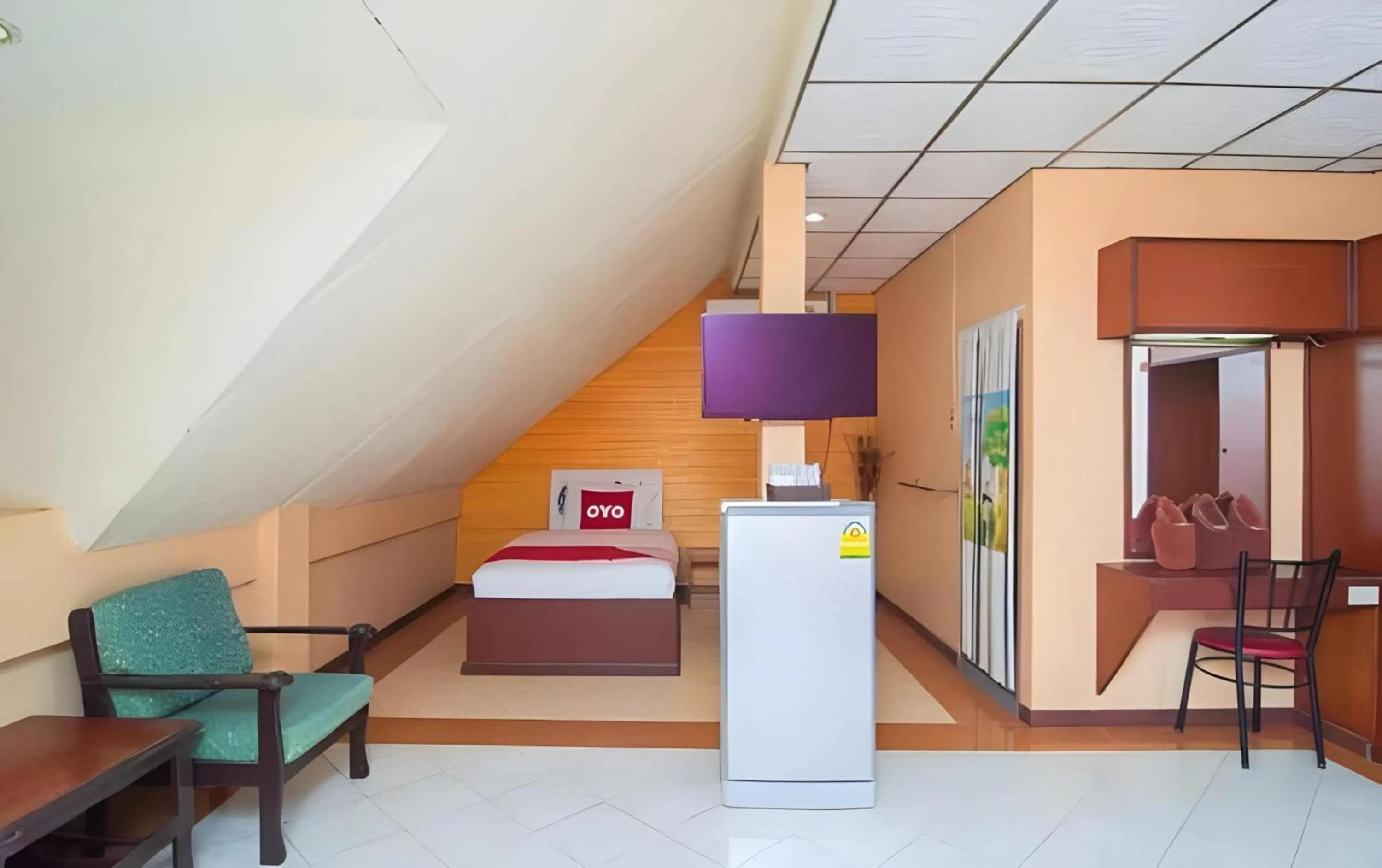 Bedroom, Bed in OYO 534 Phasuk Hotel