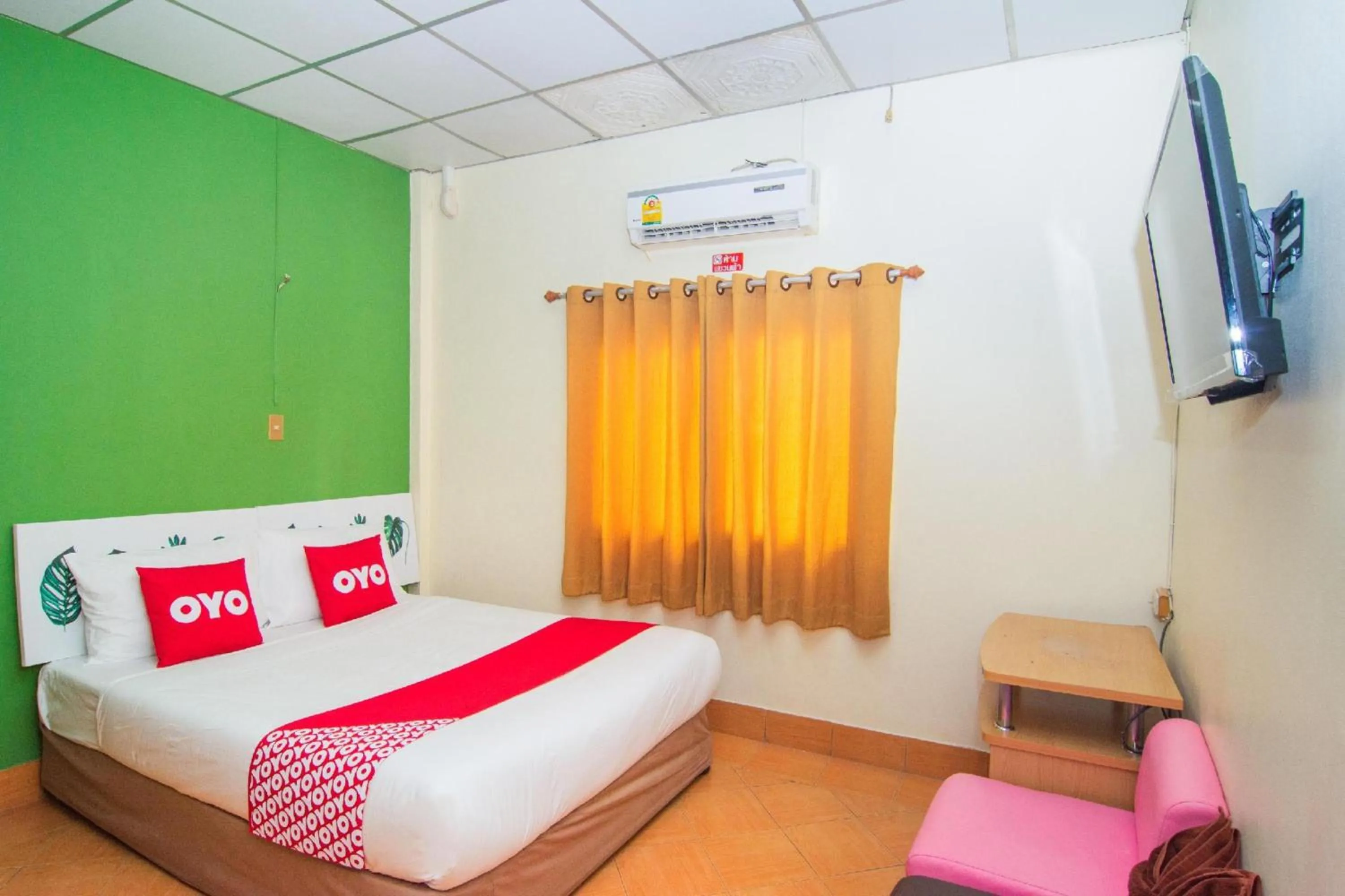 Bedroom, Bed in OYO 534 Phasuk Hotel