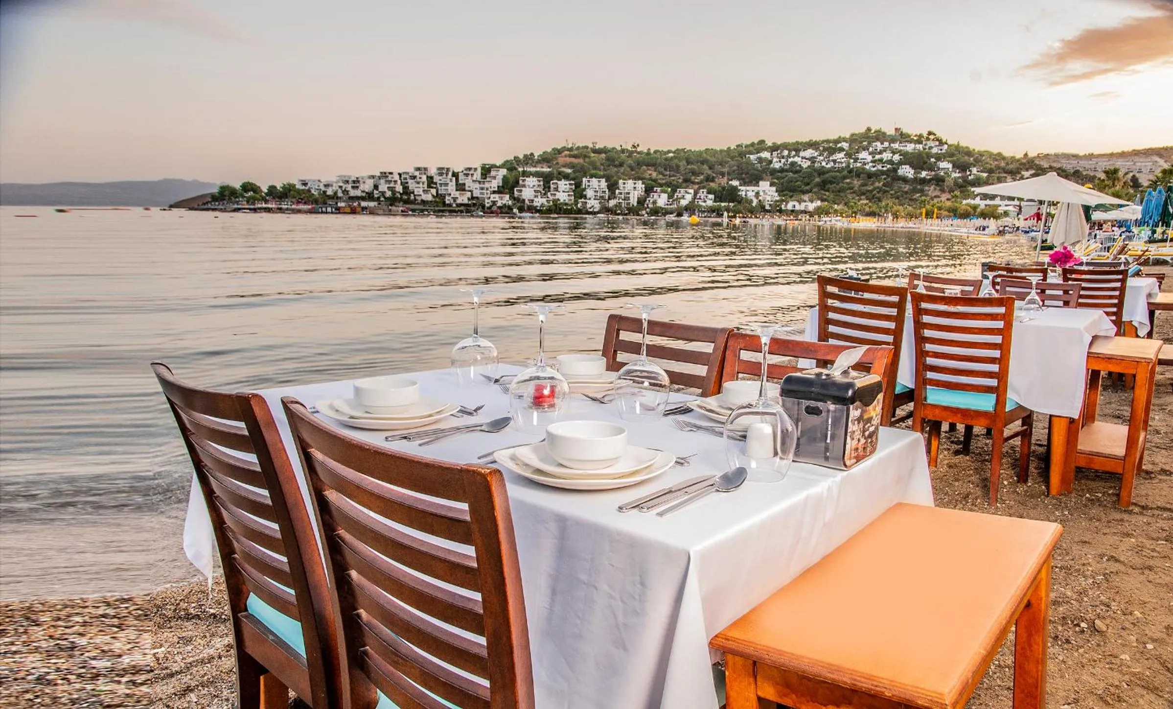 Restaurant/places to eat in Blue Bay Beach Hotel