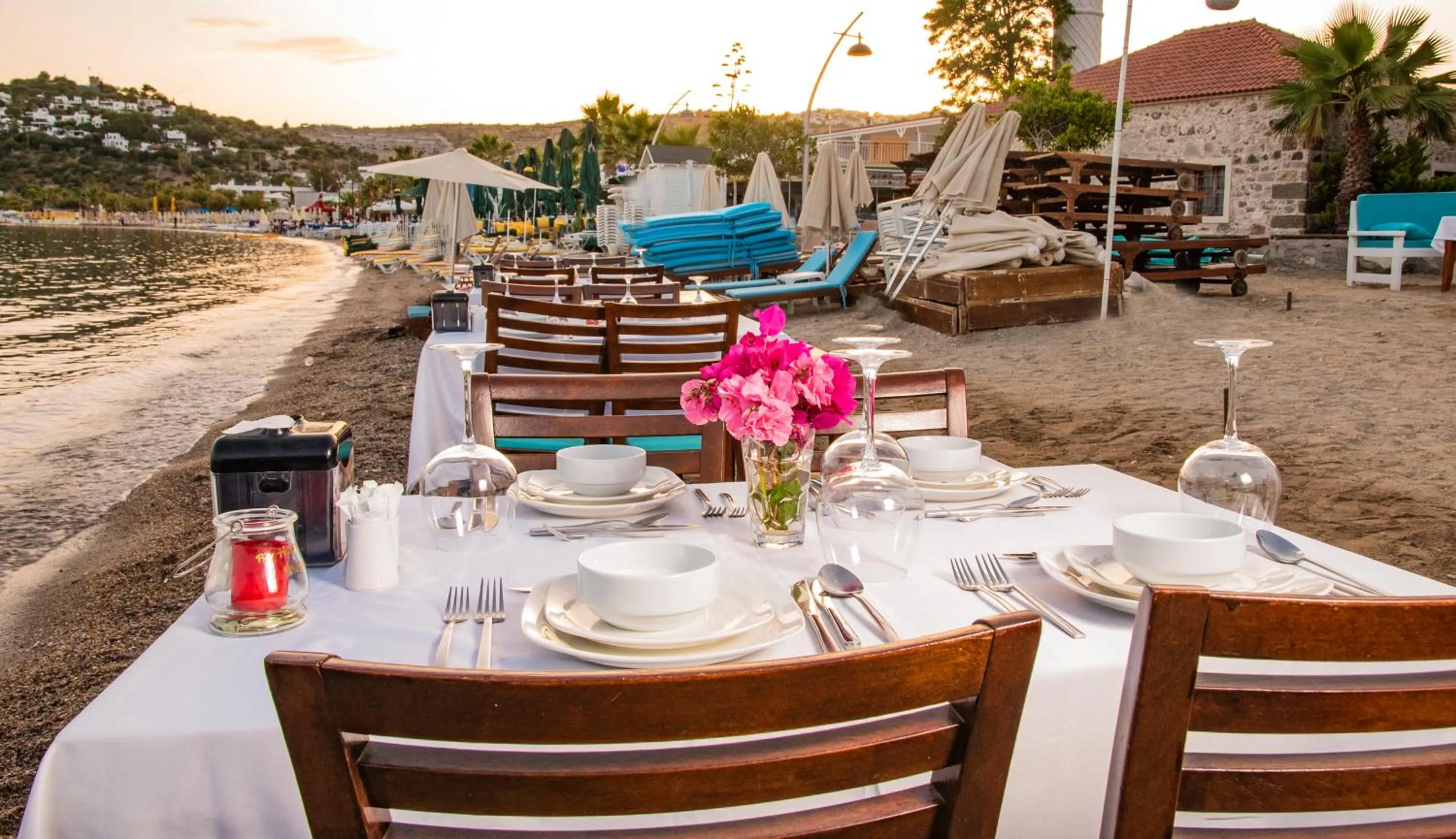Restaurant/places to eat in Blue Bay Beach Hotel