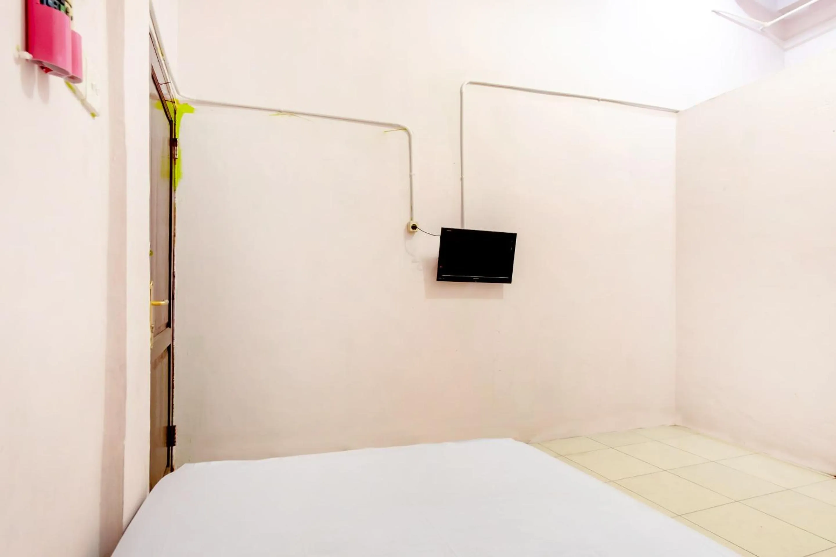 Bedroom, Bed in OYO Life 1839 Samantha Kost