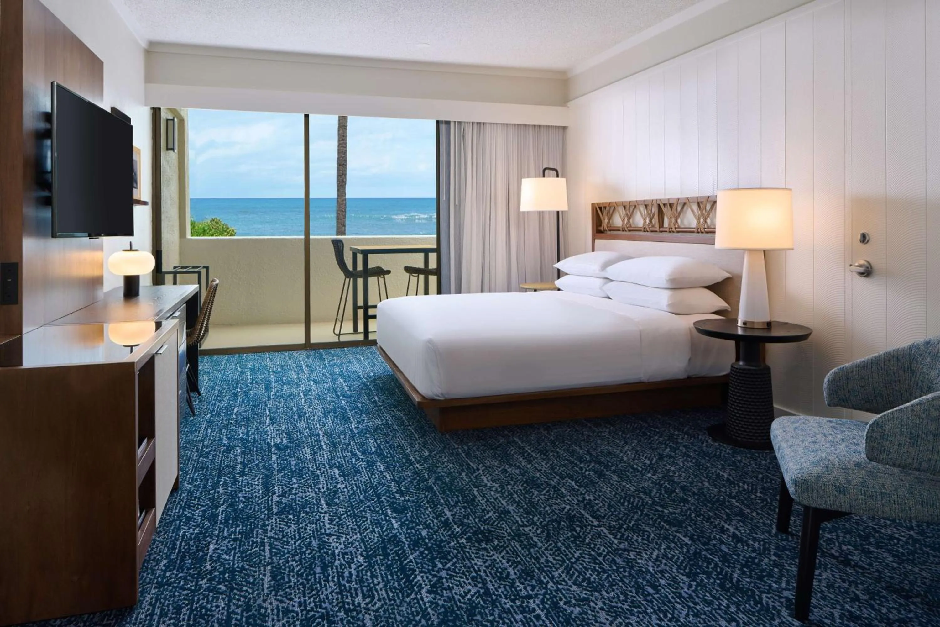 Bedroom, Bed in OUTRIGGER Kona Resort and Spa