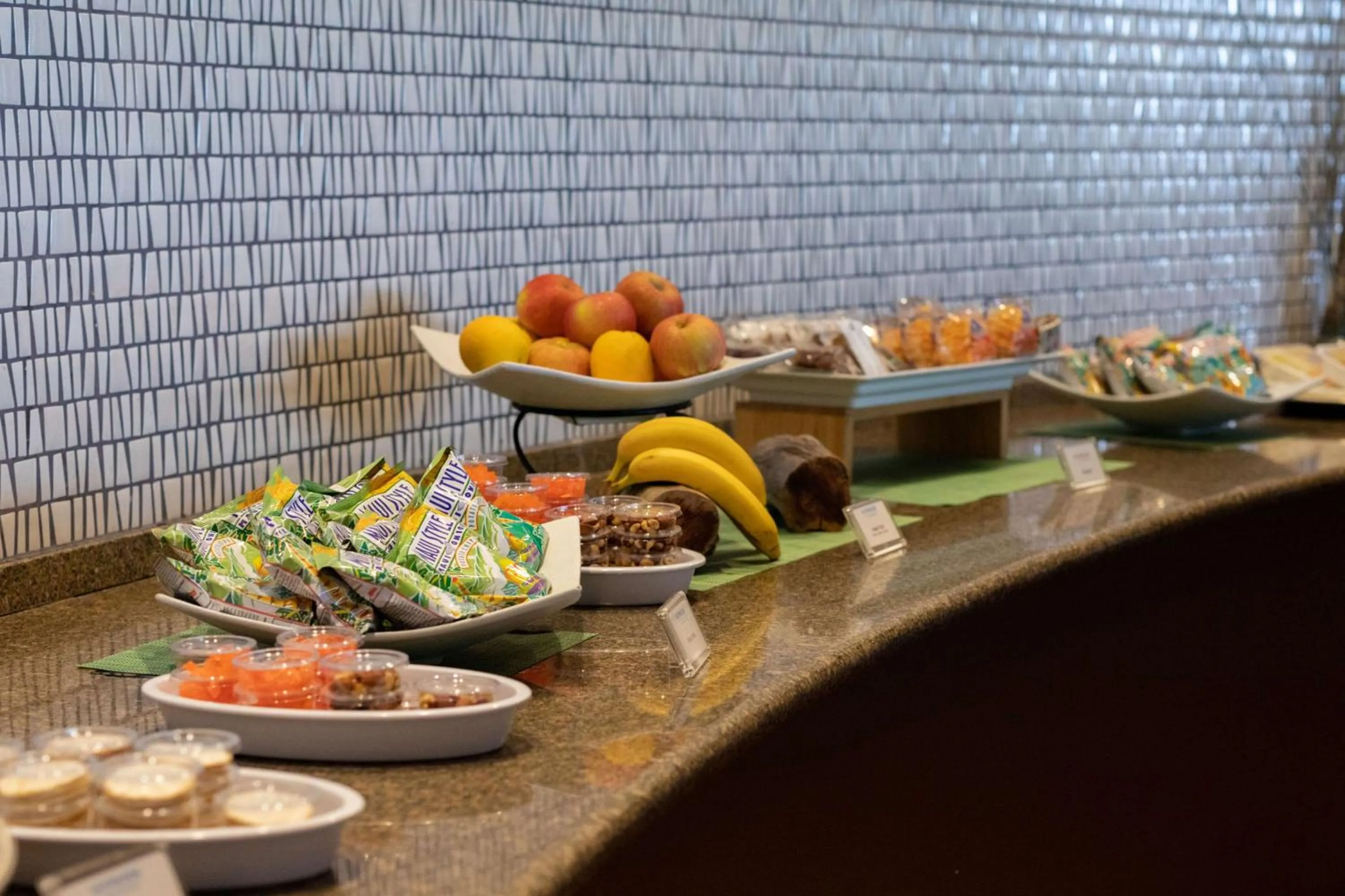 Lounge or bar in OUTRIGGER Kona Resort and Spa