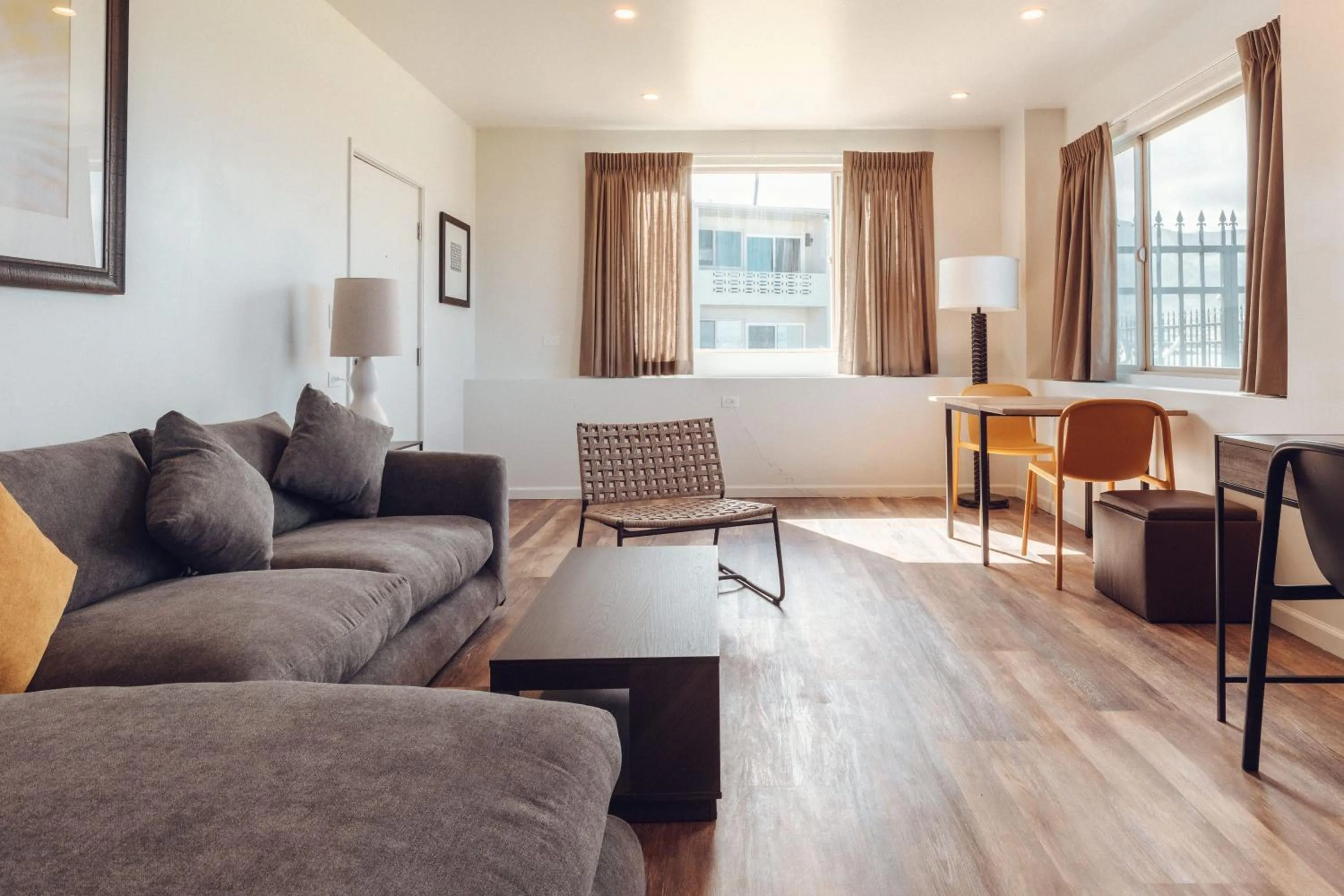 Seating area in Maui Seaside Hotel