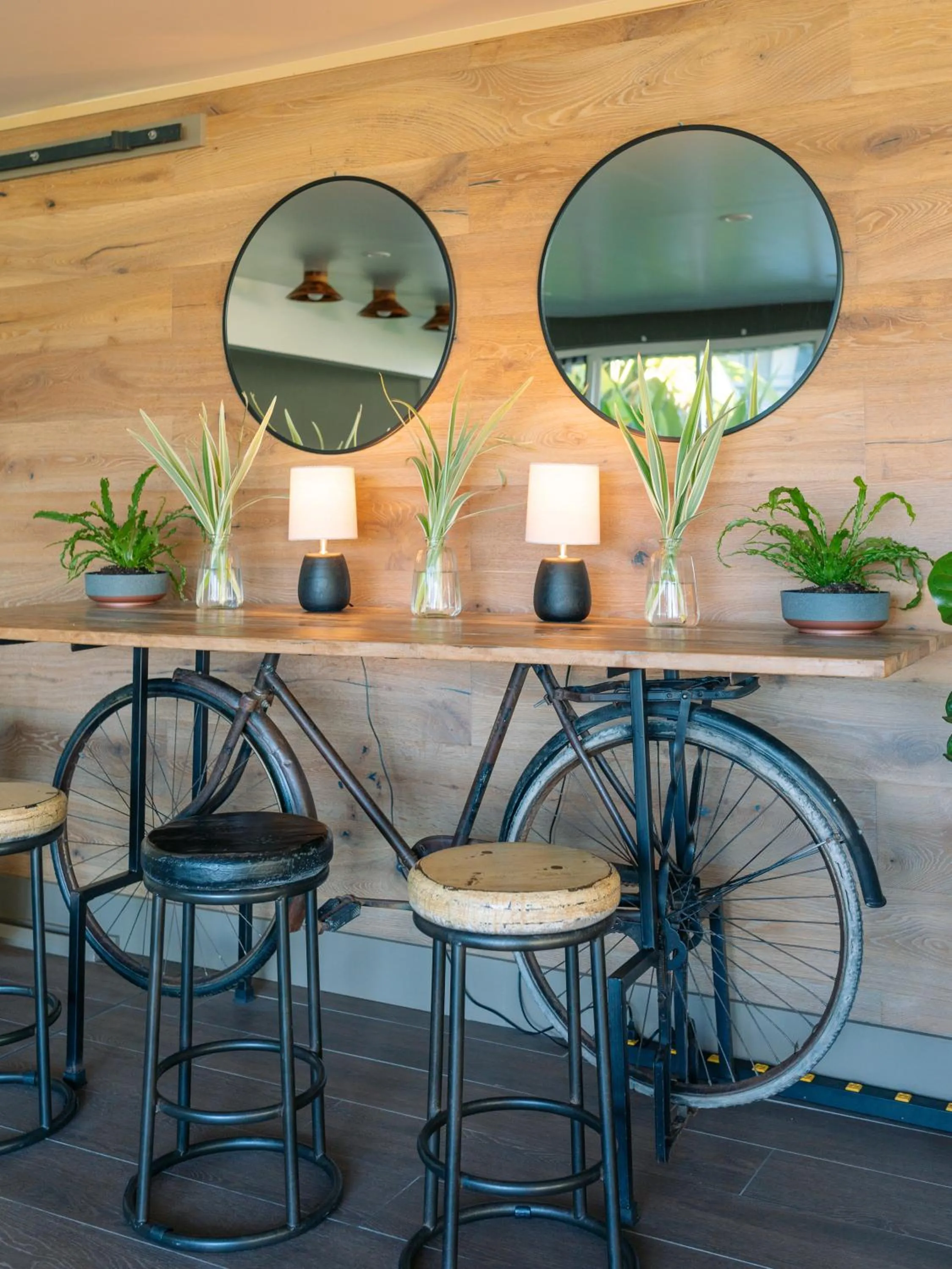 Decorative detail in Maui Seaside Hotel