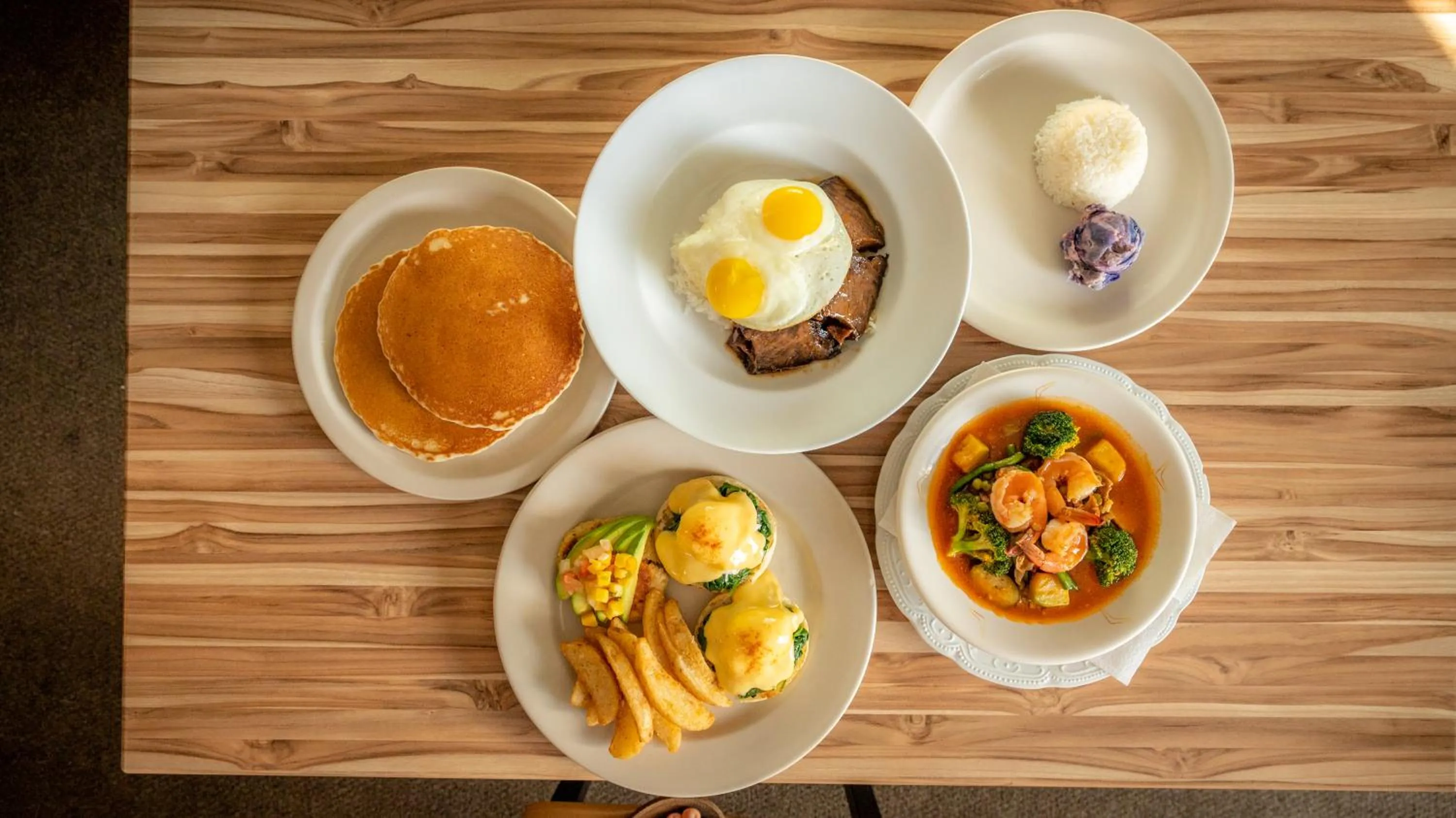 Restaurant/places to eat in Maui Seaside Hotel