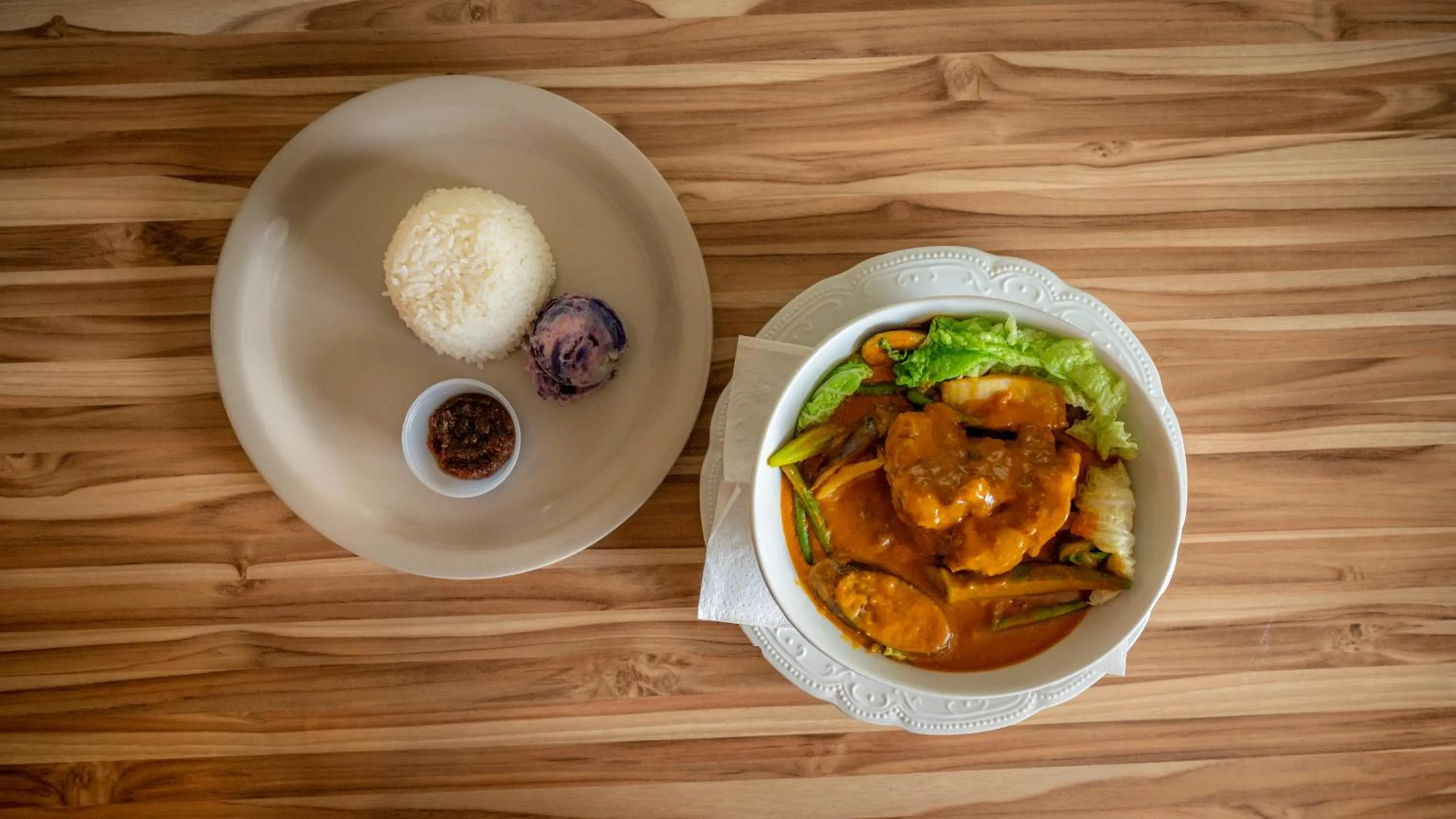 Restaurant/places to eat in Maui Seaside Hotel