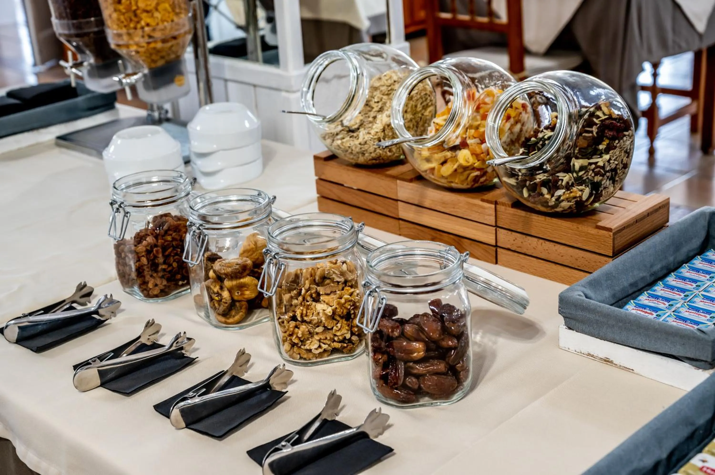 Food in Bungalows Es Pins - Emar Hotels