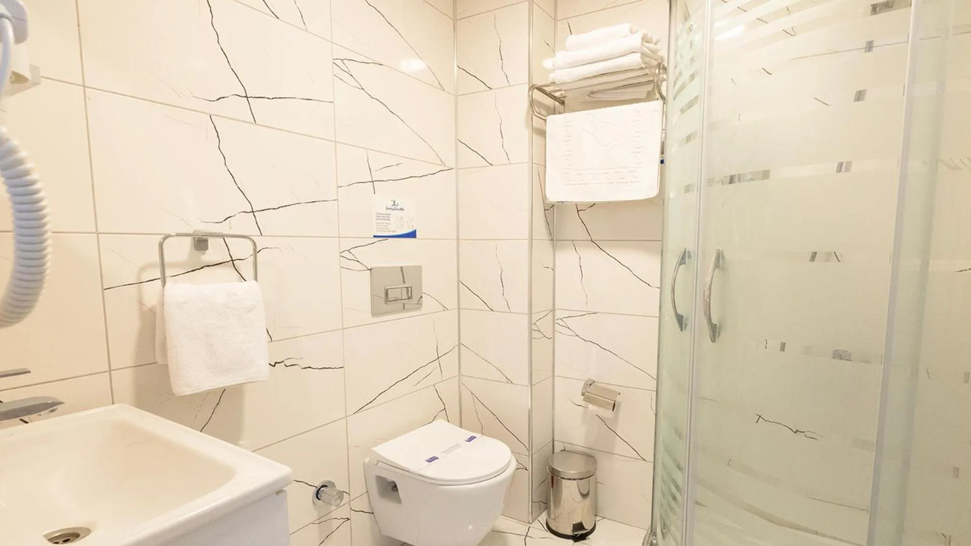 Bathroom in Yalıköy Deniz Otel Istanbul