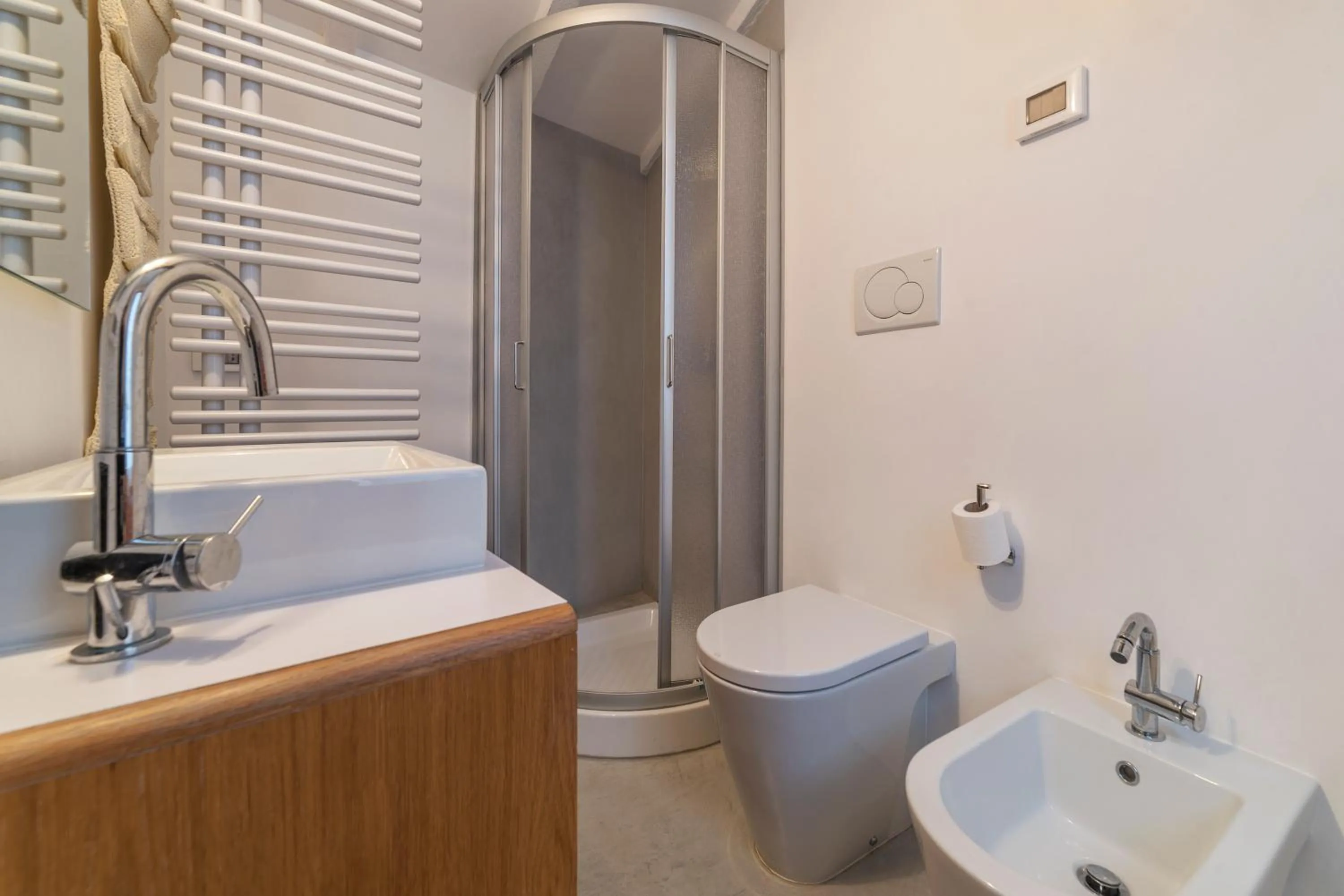 Bathroom in GuestHost - Charming Loft Navona