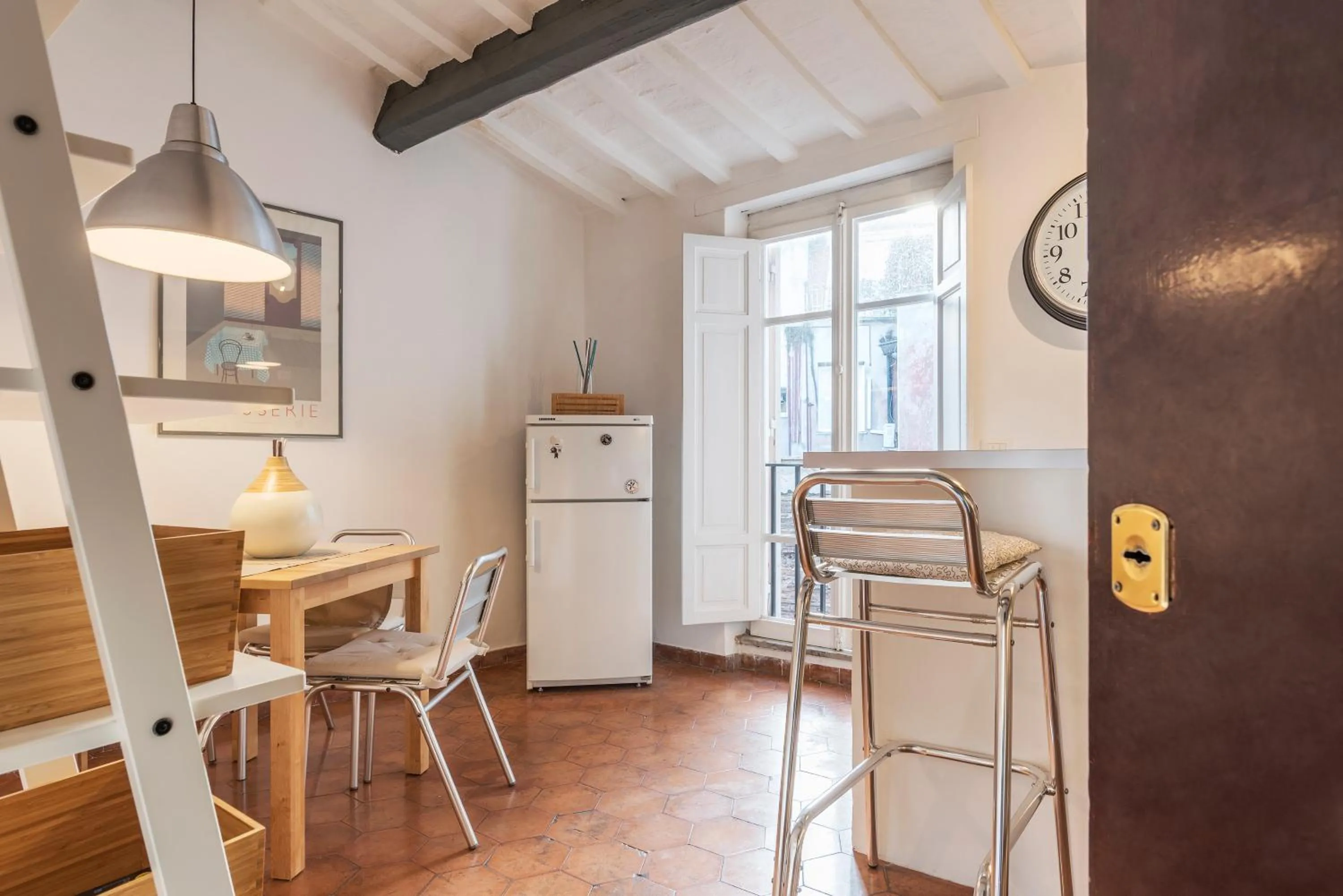 Dining area in GuestHost - Charming Loft Navona