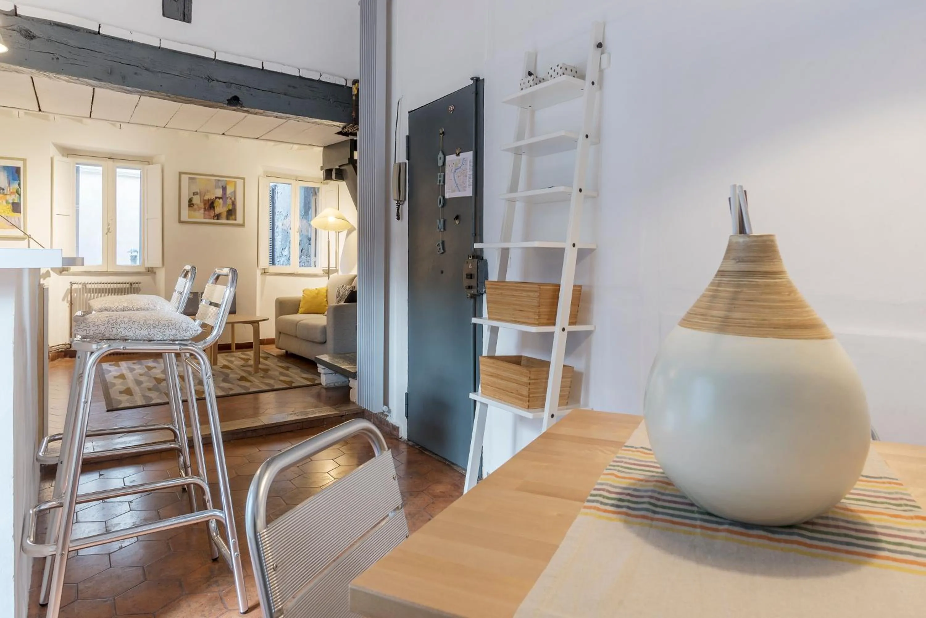 Dining area in GuestHost - Charming Loft Navona
