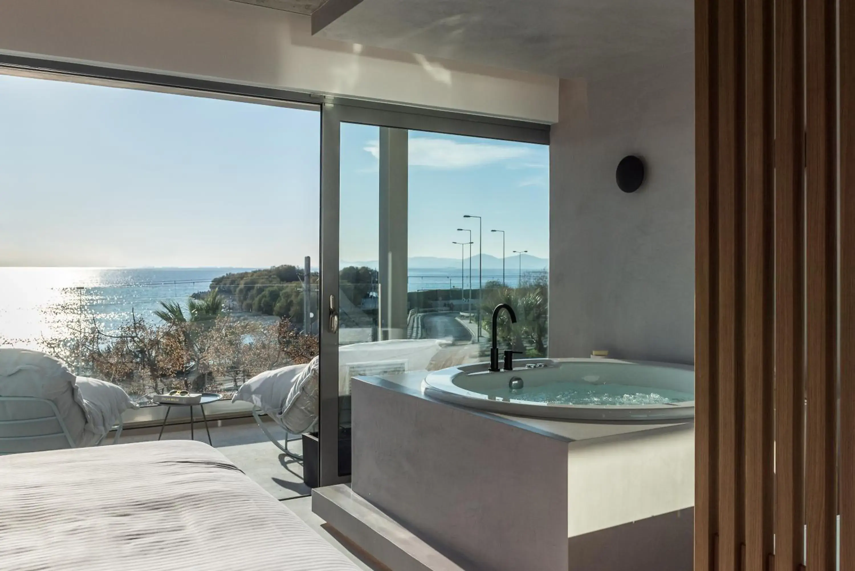 Deluxe Suite with Spa Bath in Urban Suites Deluxe Suite with Spa Bath in Urban Suites