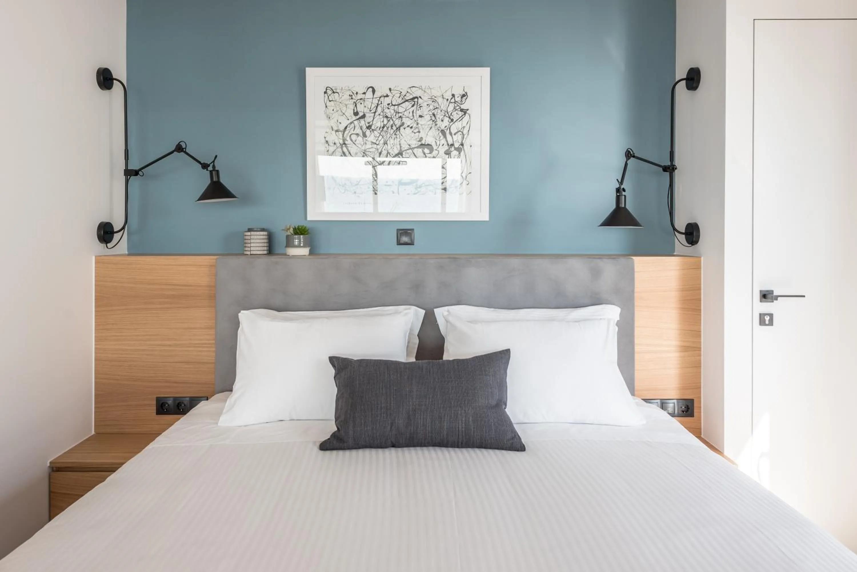 Bedroom, Bed in Urban Suites