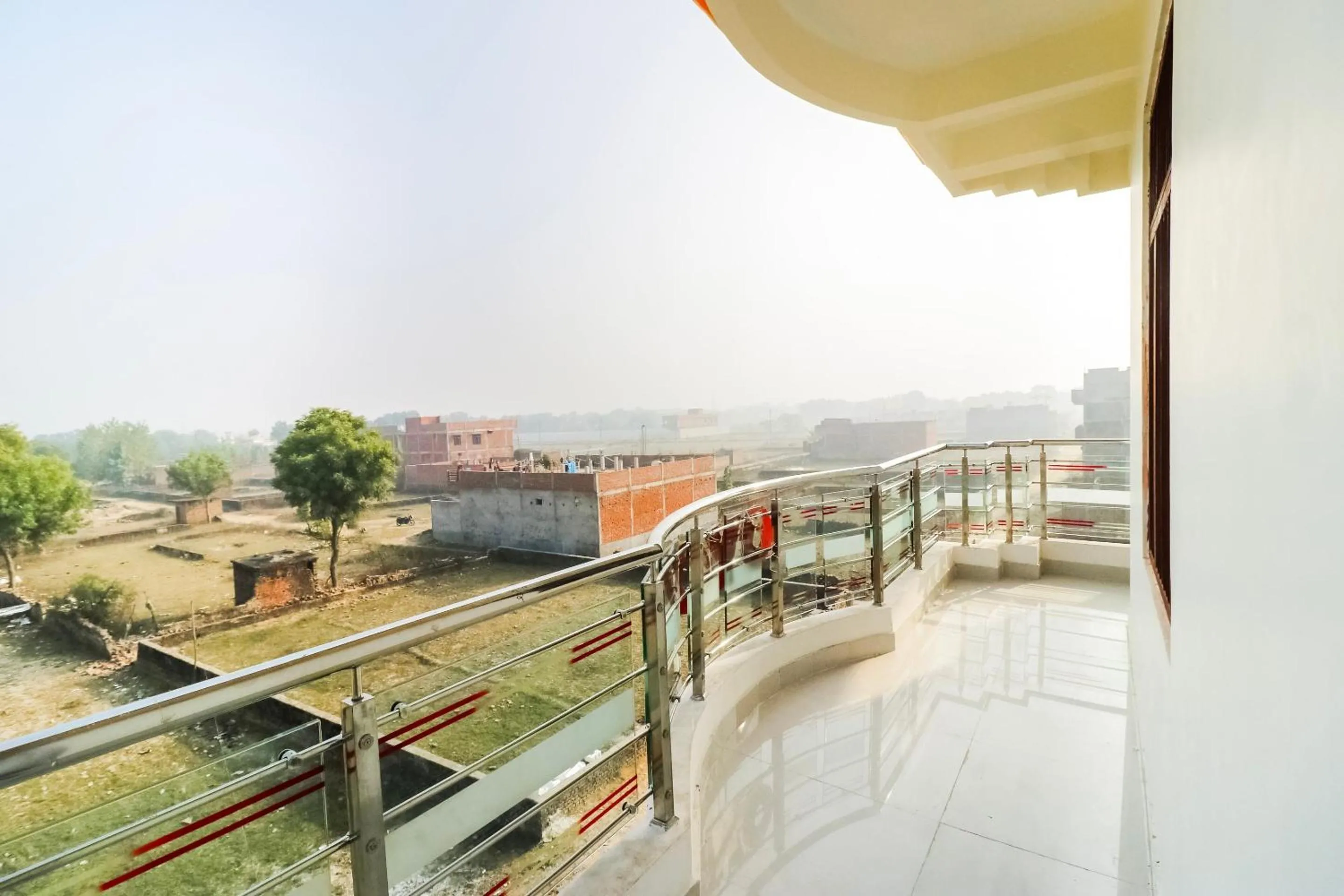 Hotel O by OYO Arpit Hotel Jhusi Railway Station