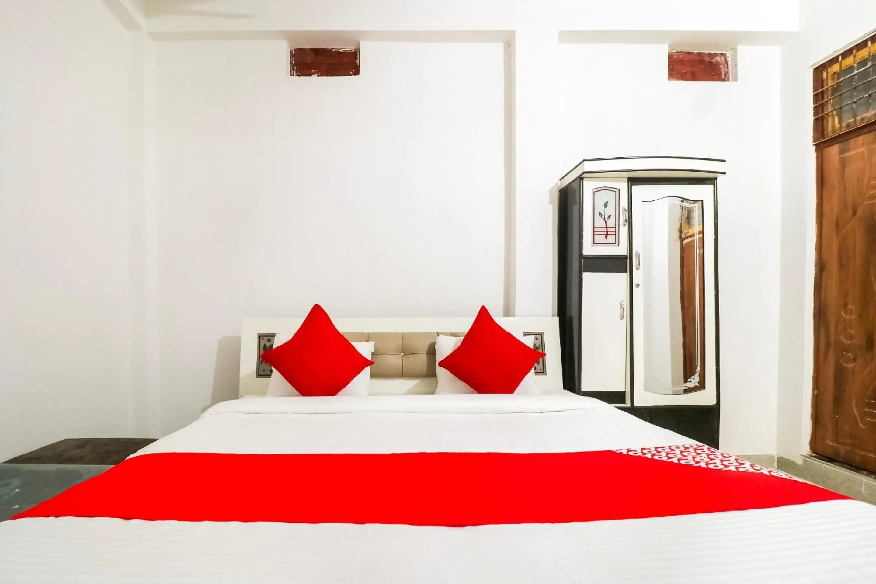 Hotel O by OYO Arpit Hotel Jhusi Railway Station Hotel O by OYO Arpit Hotel Jhusi Railway Station