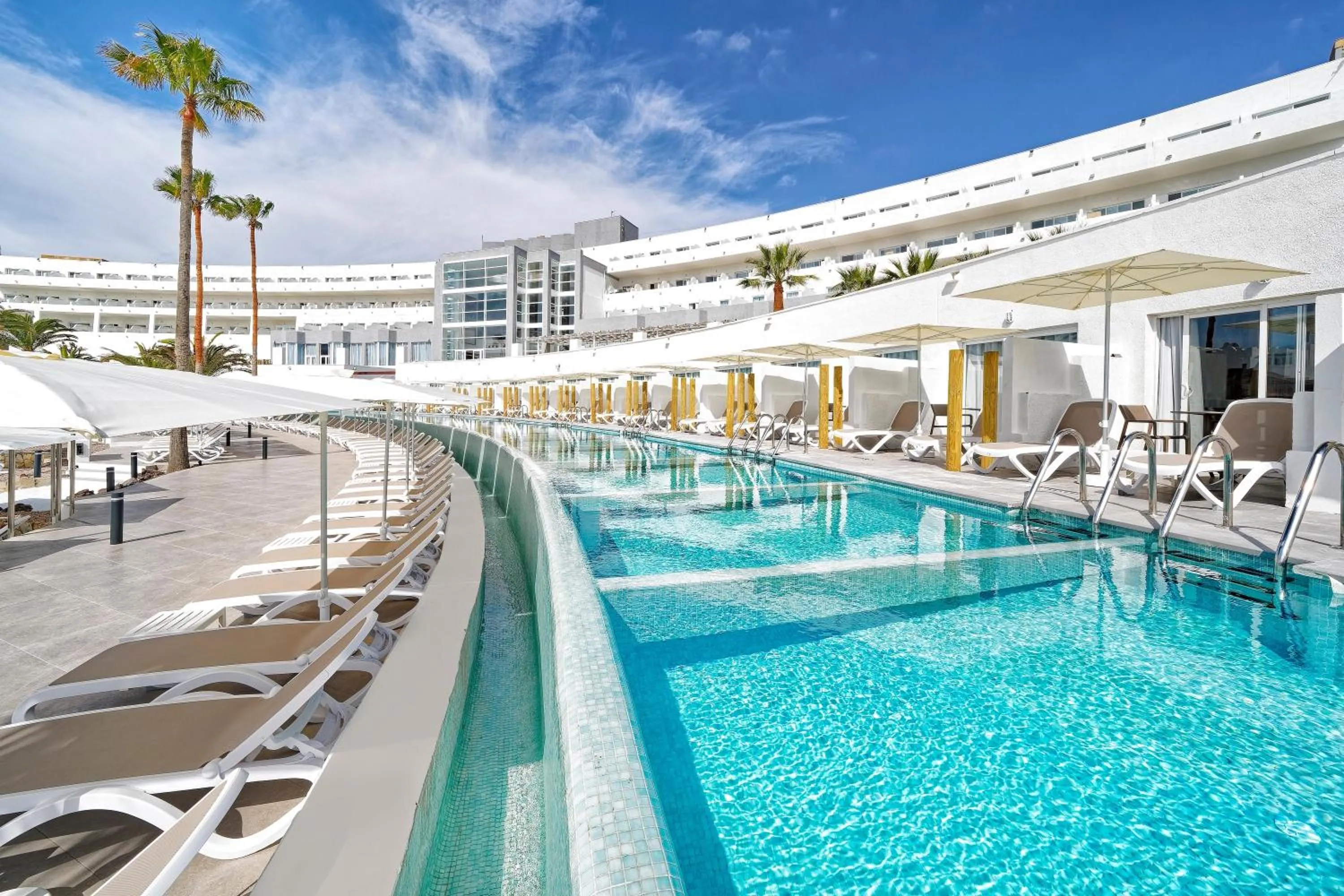 Swimming pool in Labranda Golden Beach