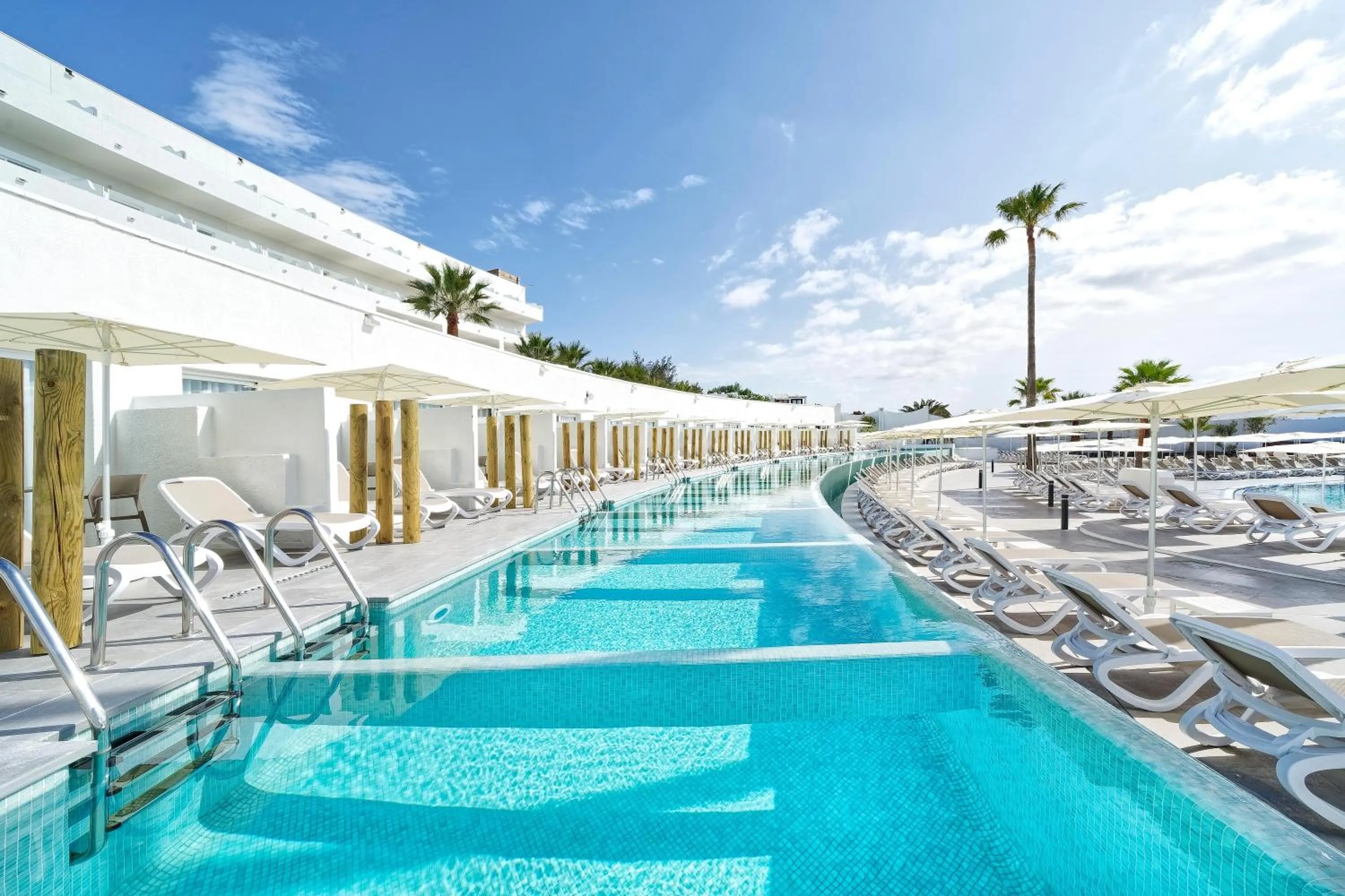 Swimming pool in Labranda Golden Beach