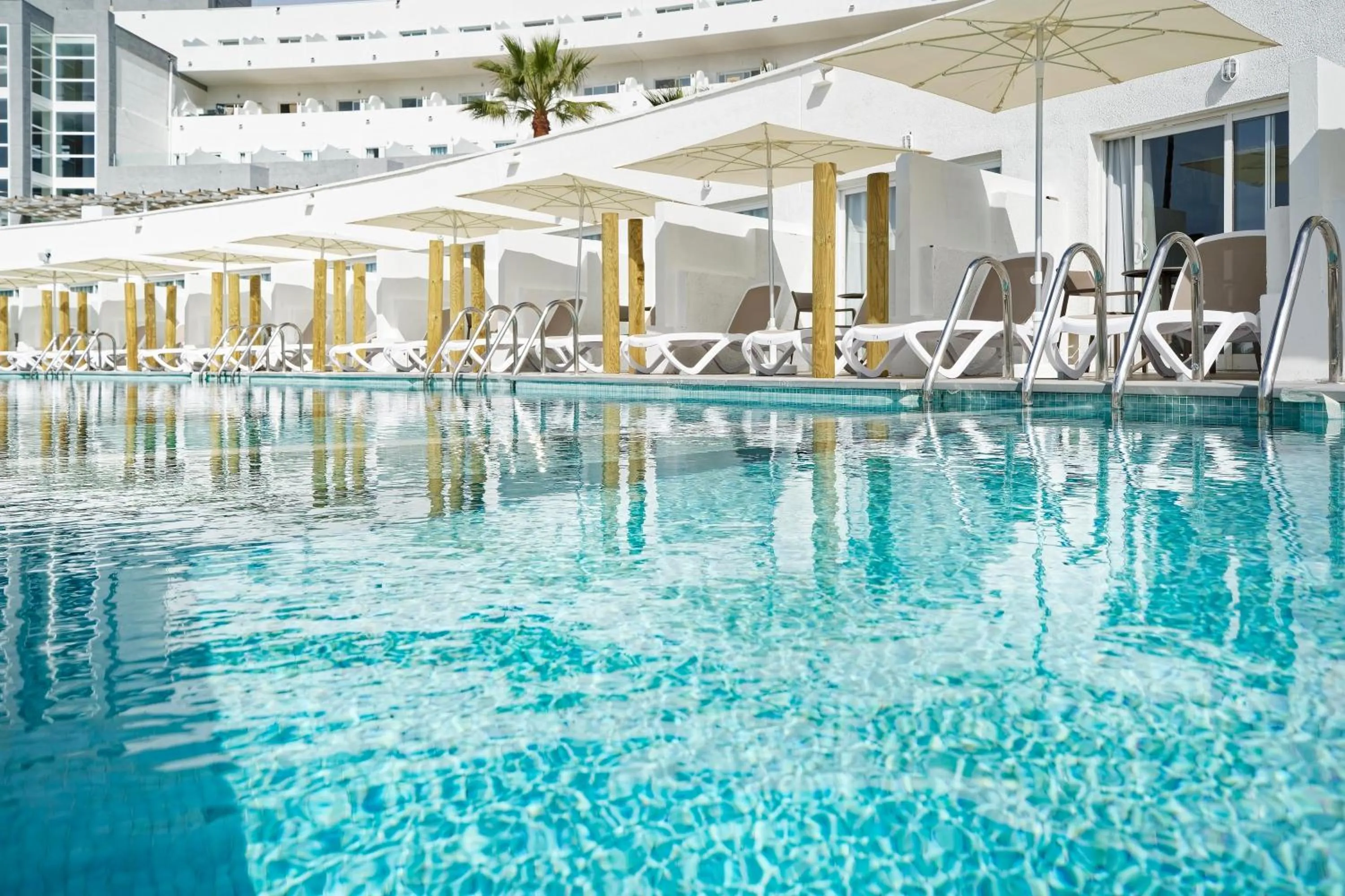 Swimming pool in Labranda Golden Beach