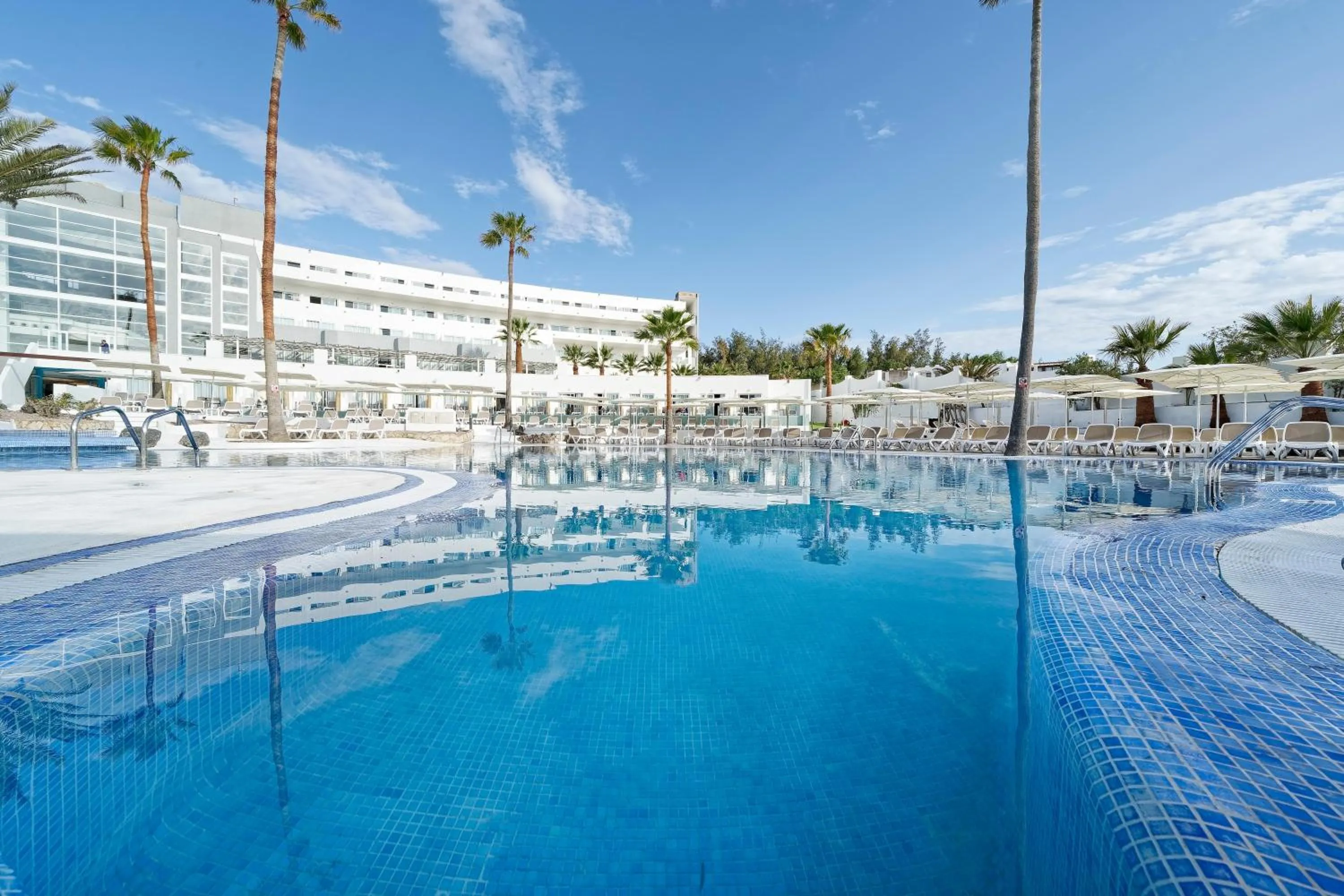 Swimming pool in Labranda Golden Beach
