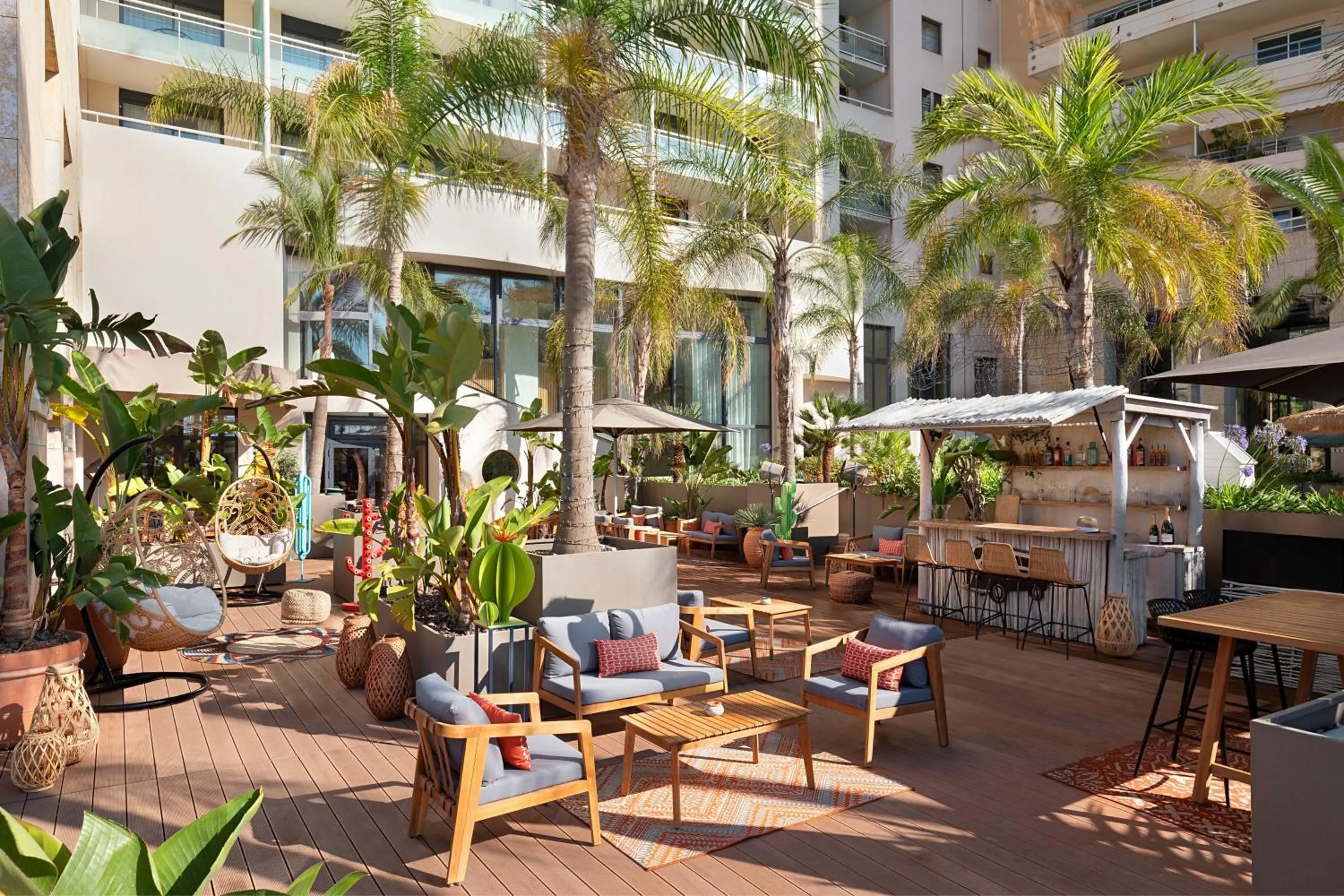 Restaurant/places to eat in Riviera Marriott Hotel La Porte De Monaco